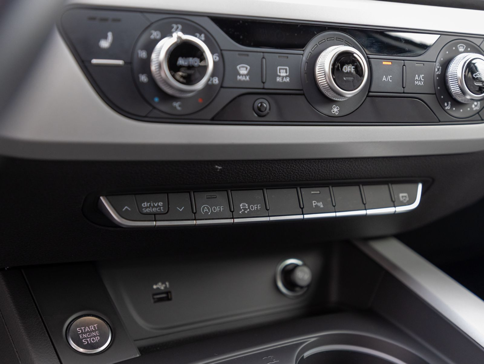 Audi A4 Avant 40TDI Stronic Navi LED ACC Panorama B&O