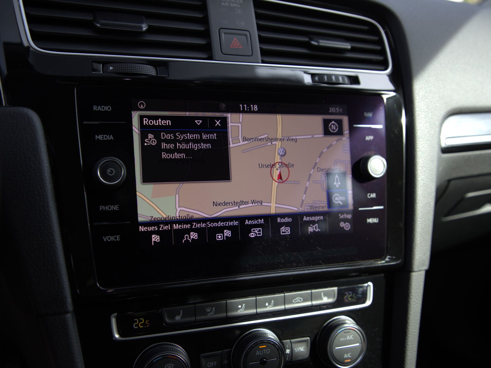 Volkswagen Golf VII 1.5 TSI Highline, Navi, LED, Parkpilot, Klima