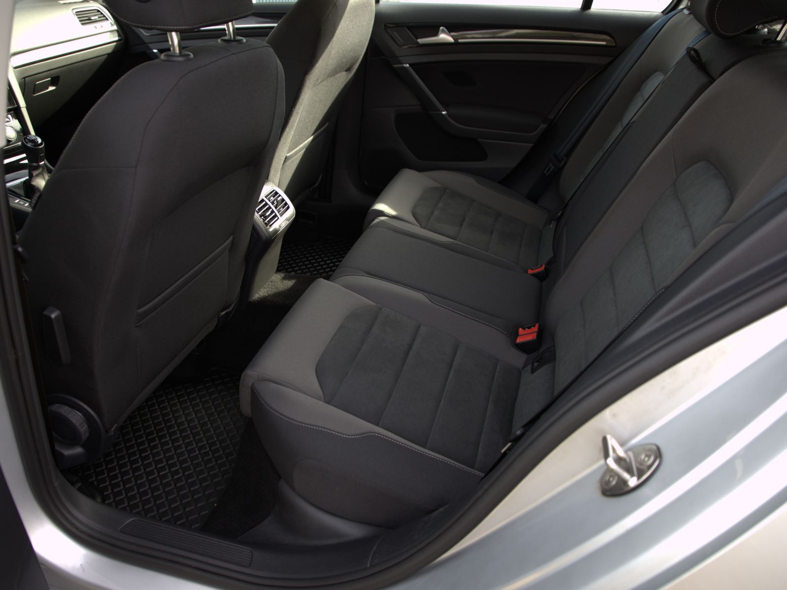 Volkswagen Golf VII 1.5 TSI Highline, Navi, LED, Parkpilot, Klima