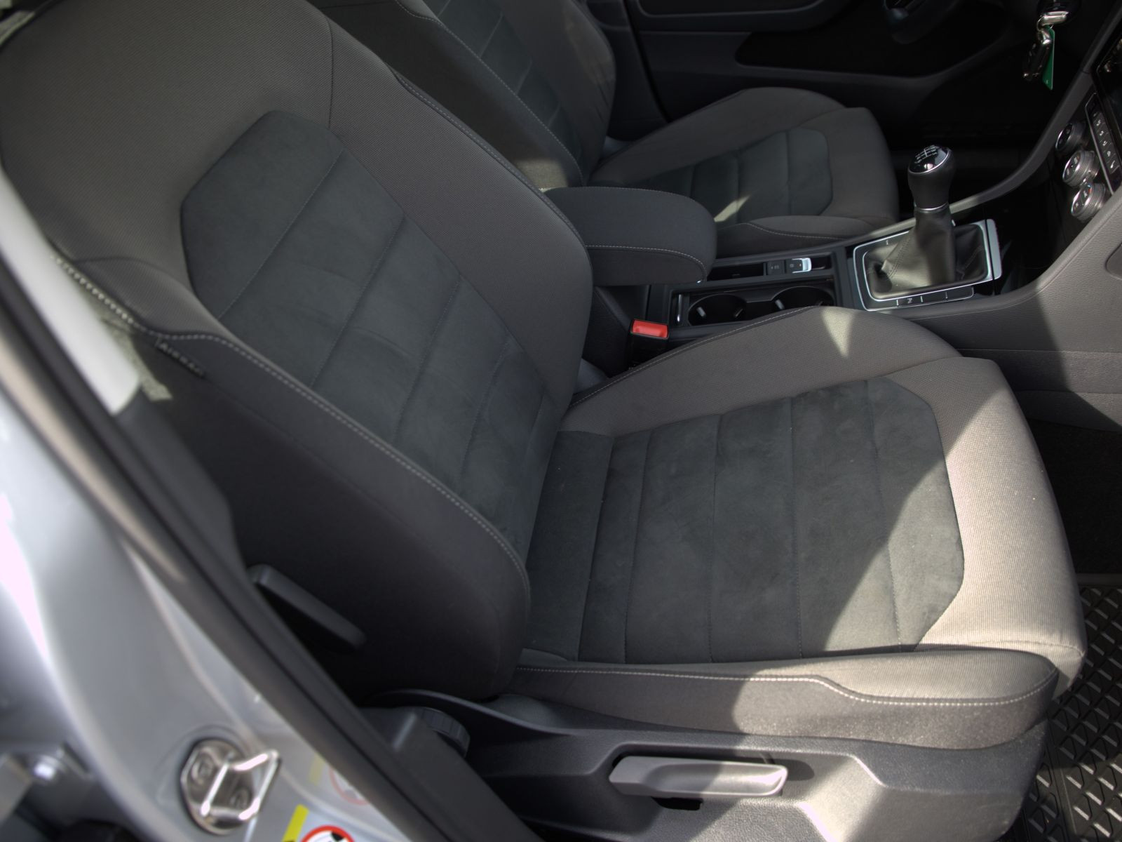 Volkswagen Golf VII 1.5 TSI Highline, Navi, LED, Parkpilot, Klima