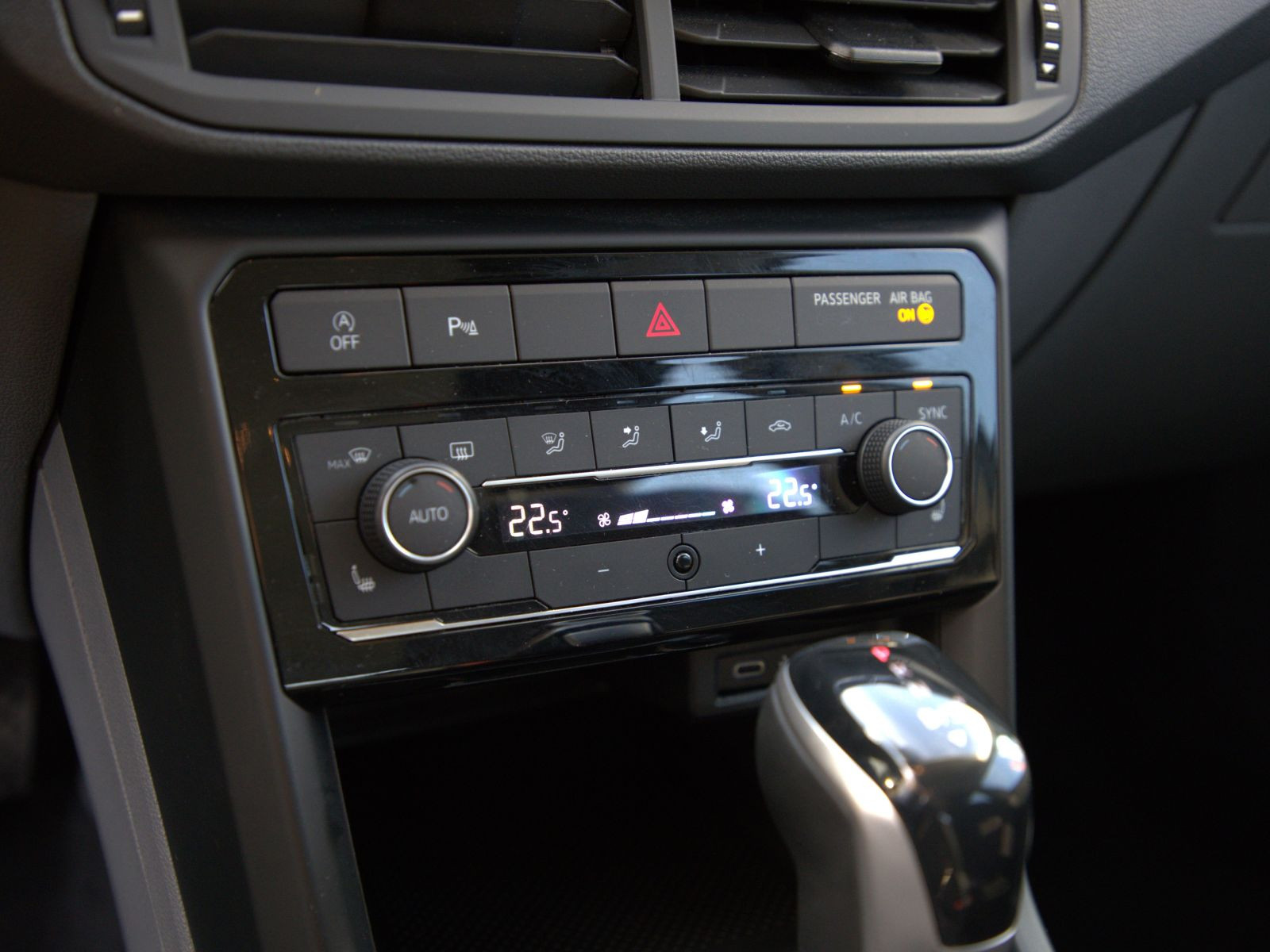 Volkswagen T-Cross Life 1.0TSI ACC EPH Carplay Sitzhzg