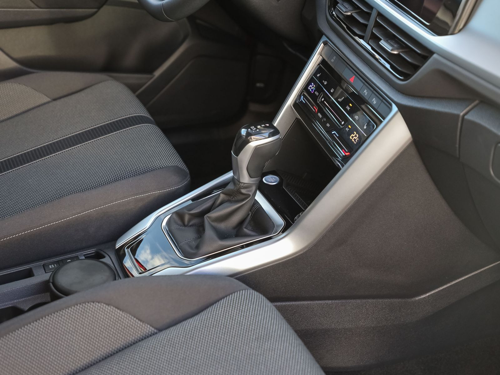 Volkswagen T-Roc Life 1.5TSI DSG Navi LED ACC EPH CarPlay
