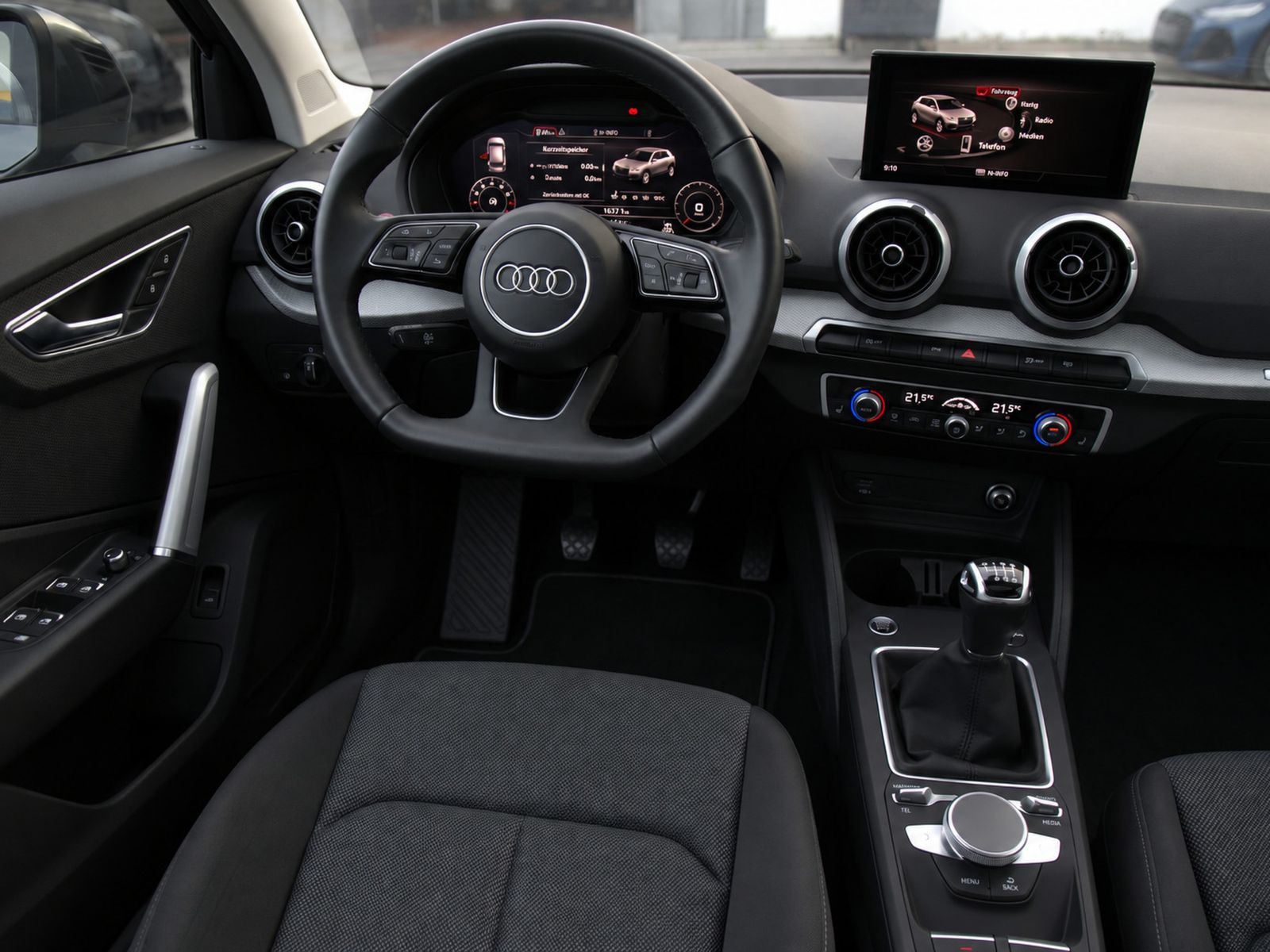 Audi Q2 S line 30TFSI LED Pano DAB EPH CarPlay AHK