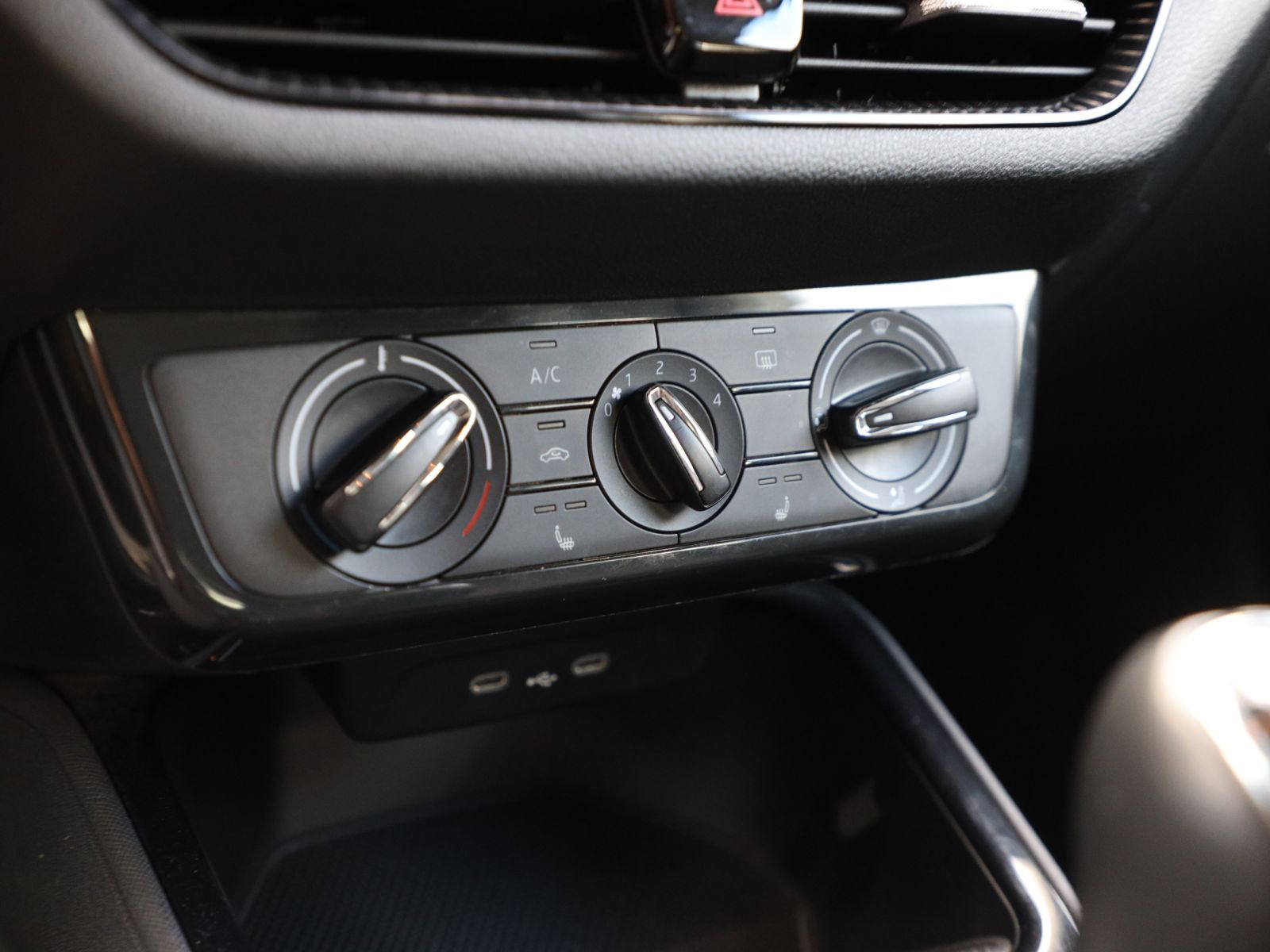 Skoda Fabia Ambition 1.0MPI Navi LED EPH GRA CarPlay
