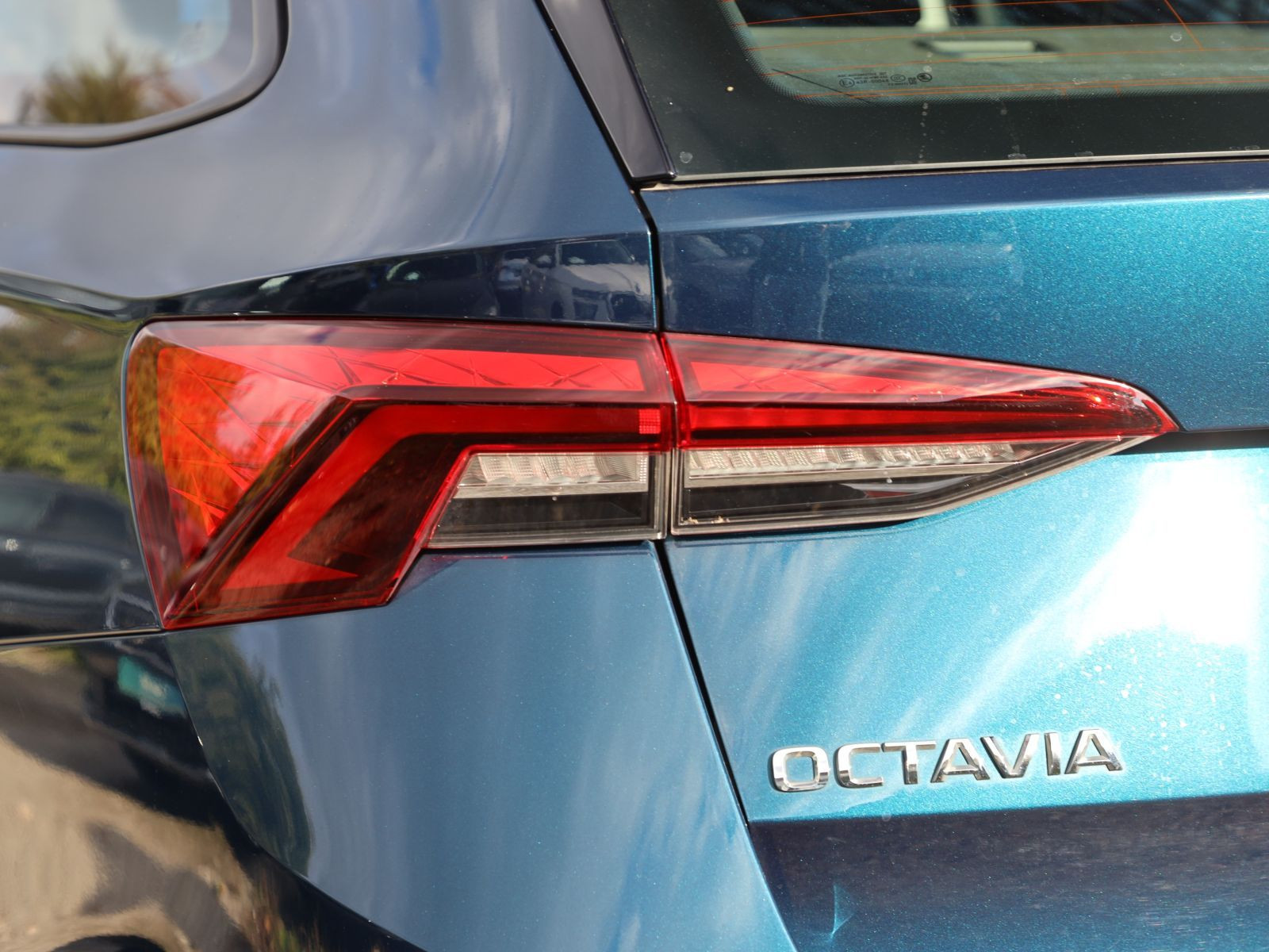 Skoda Octavia Combi Ambition 1.5TSI ACC Navi AHK LED
