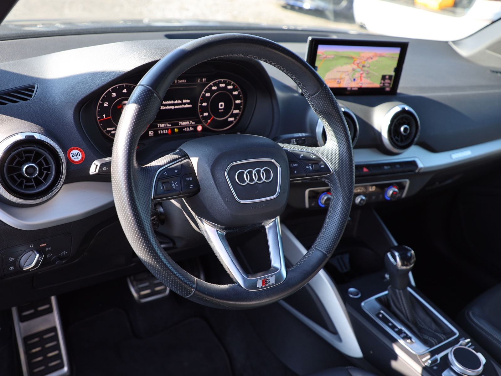 Audi Q2 S line 40TFSI qu Stronic Navi Matrix Panorama