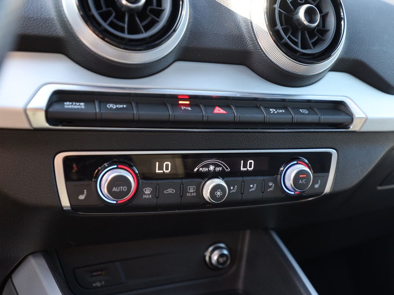 Audi Q2 S line 40TFSI qu Stronic Navi Matrix Panorama