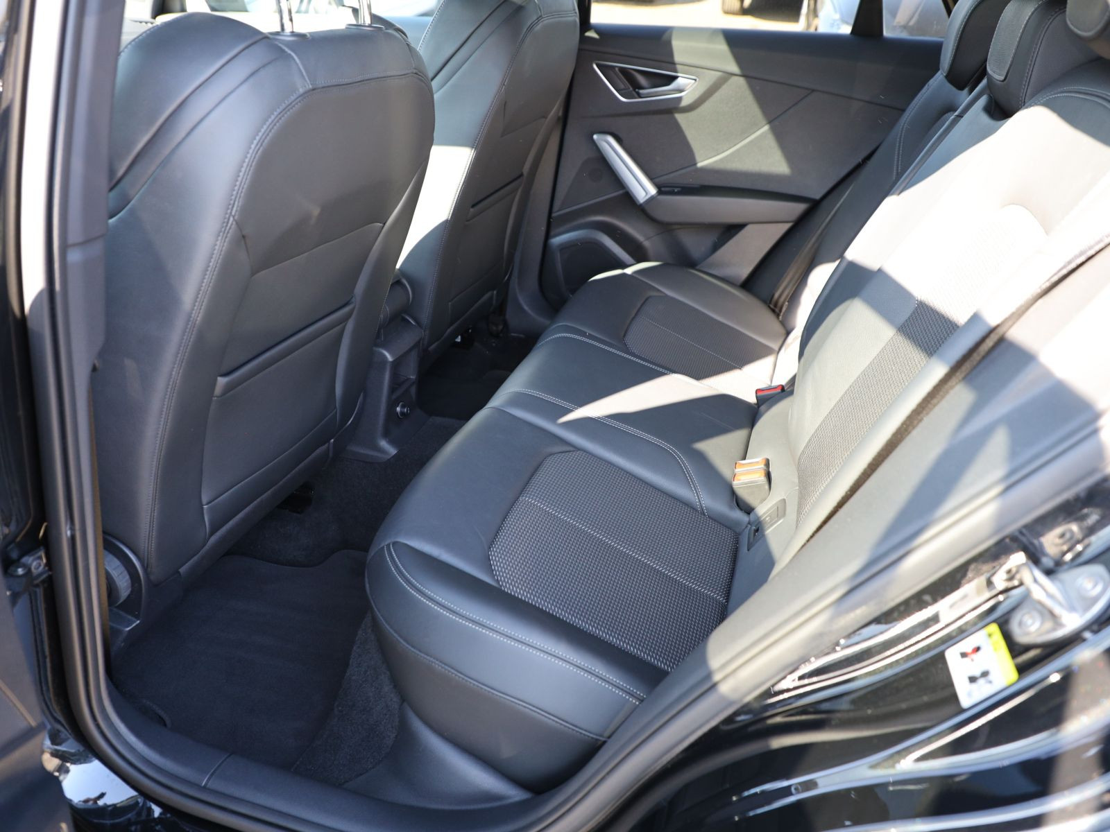 Audi Q2 S line 40TFSI qu Stronic Navi Matrix Panorama
