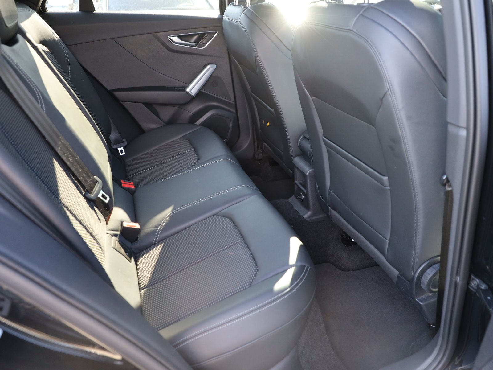 Audi Q2 S line 40TFSI qu Stronic Navi Matrix Panorama