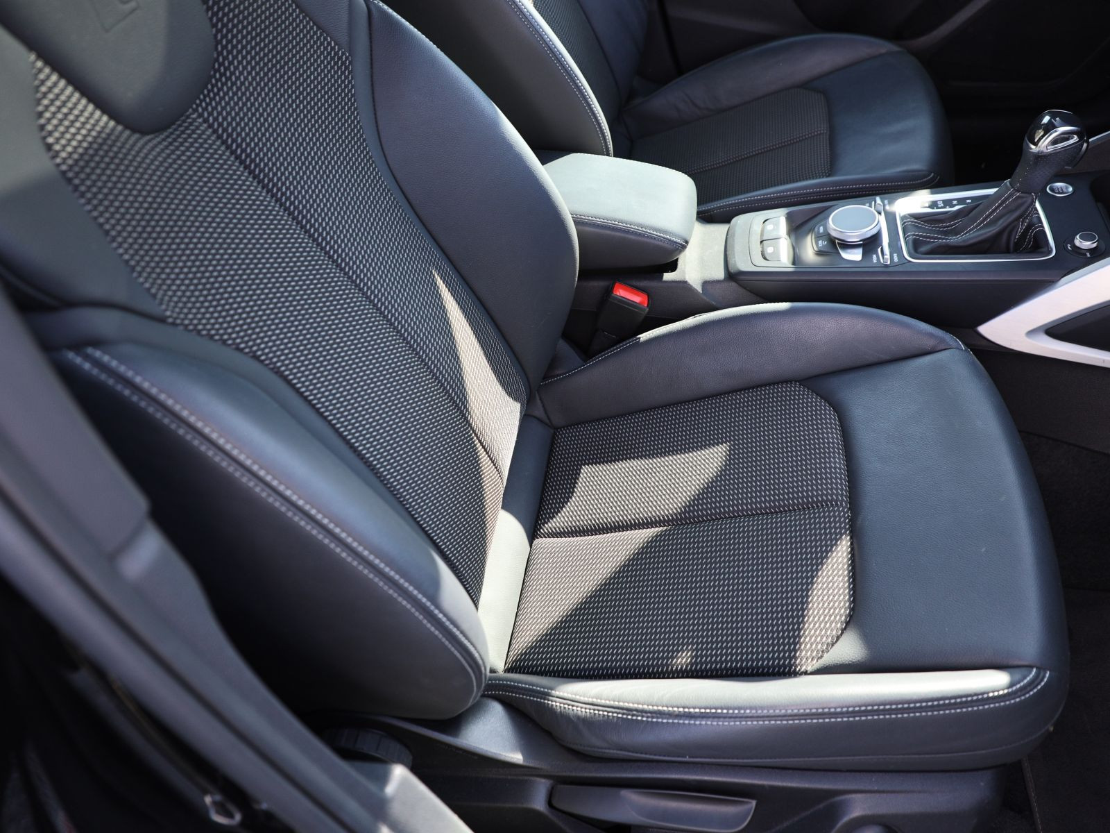 Audi Q2 S line 40TFSI qu Stronic Navi Matrix Panorama