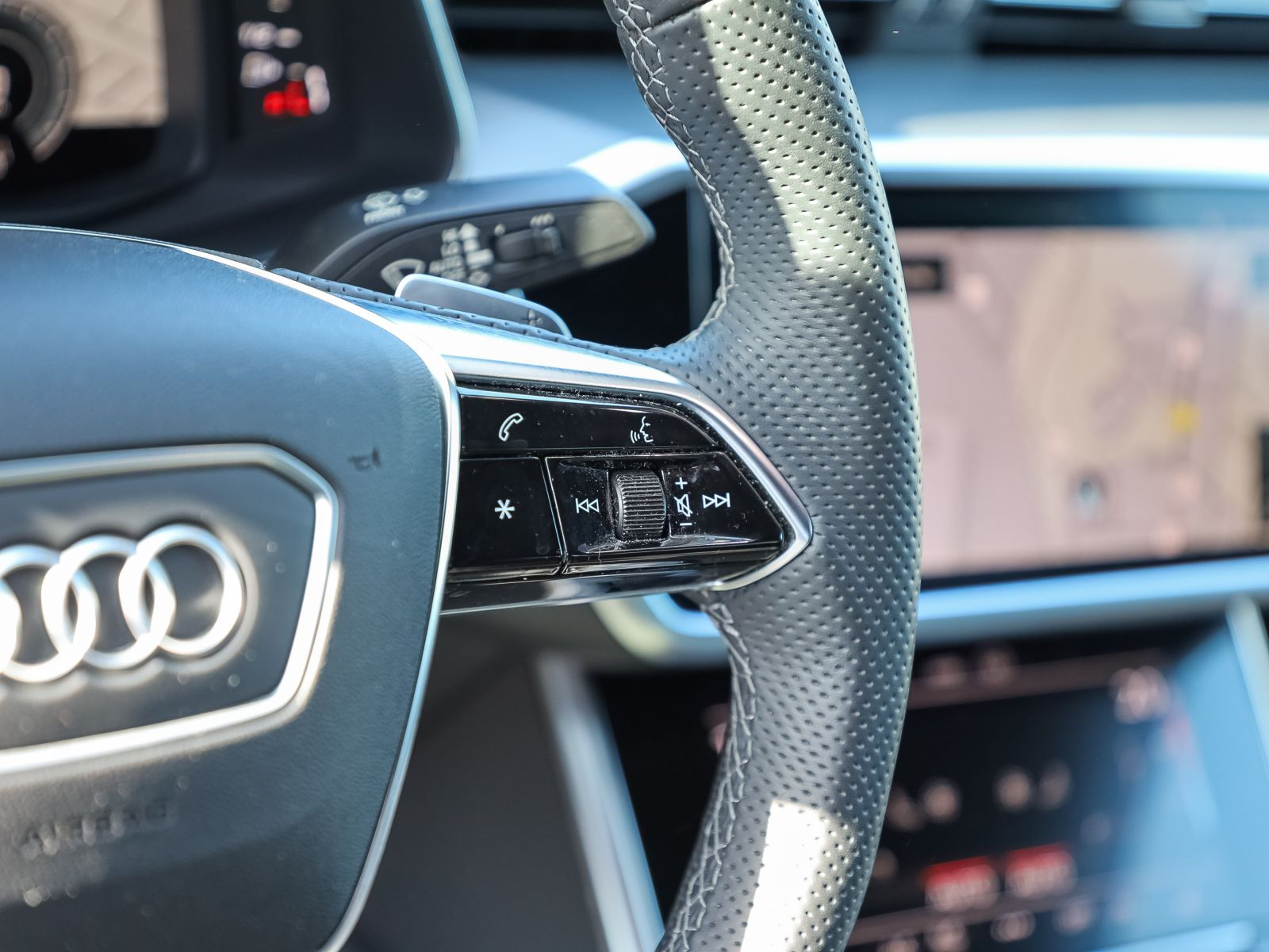 Audi A6 S Line 55TFSI e Navi Matrix Standklima ACC