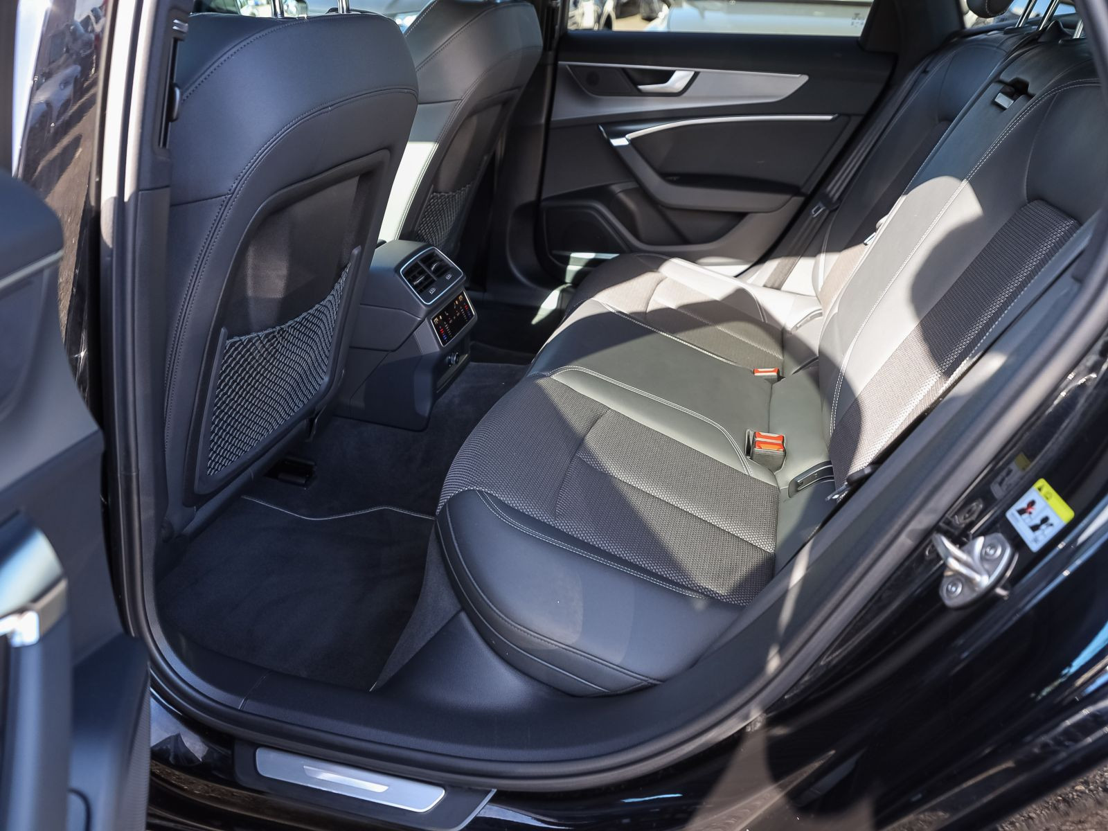 Audi A6 S Line 55TFSI e Navi Matrix Standklima ACC