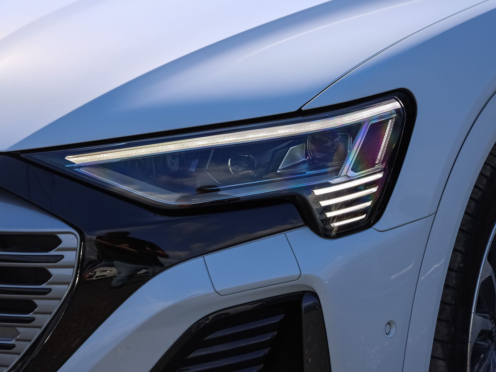 Audi Q8 e-tron S line 55 qu. Matrix HUD B&O Air ACC