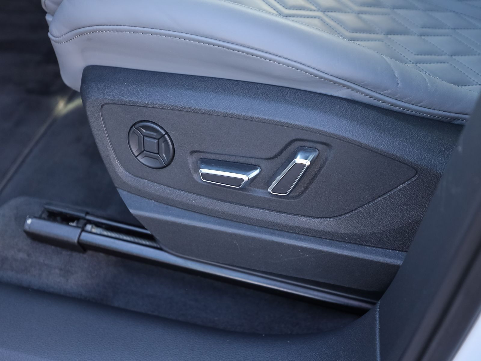 Audi Q8 e-tron S line 55 qu. Matrix HUD B&O Air ACC