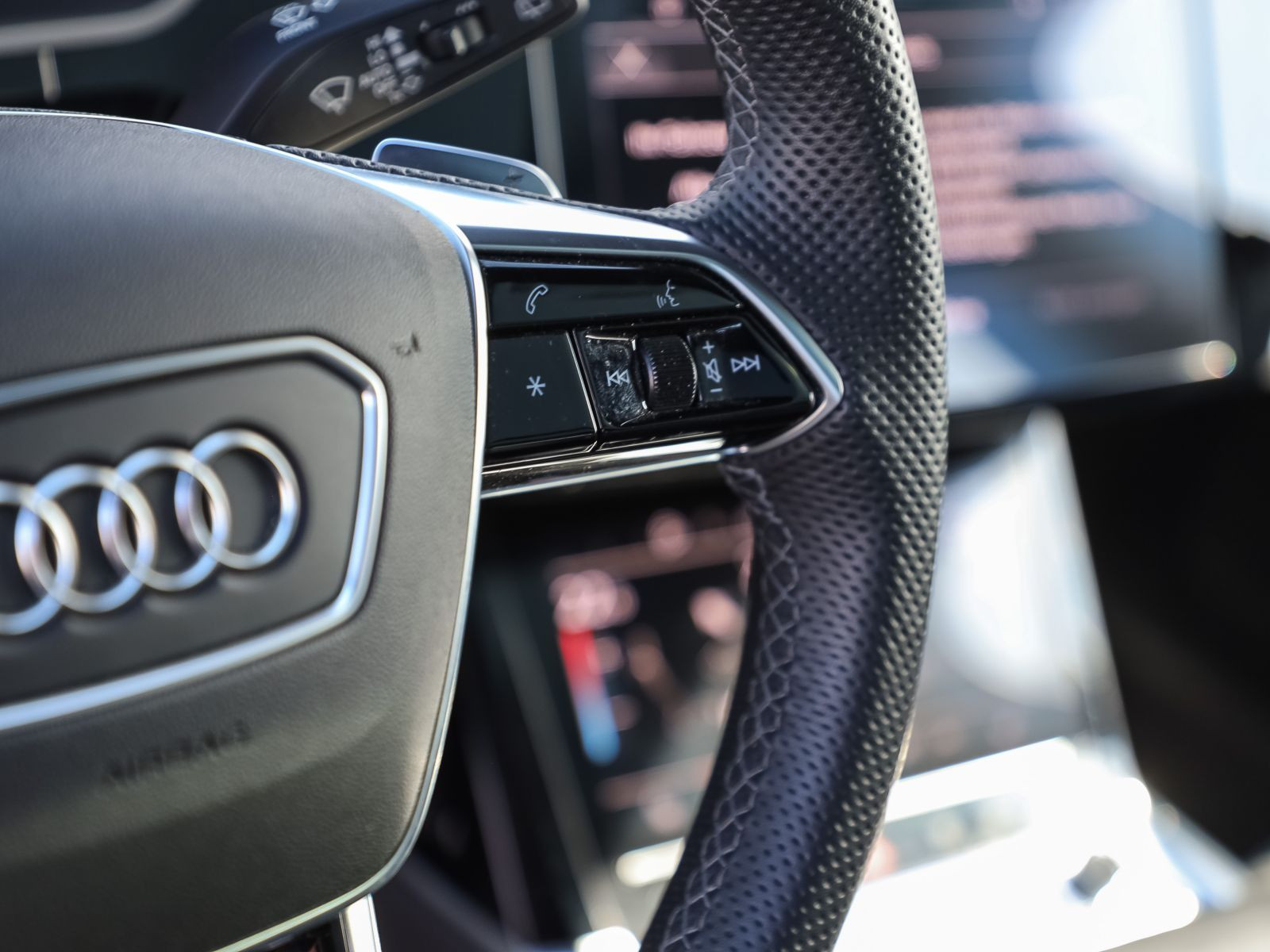 Audi Q8 e-tron S line 55 qu. Matrix HUD B&O Air ACC