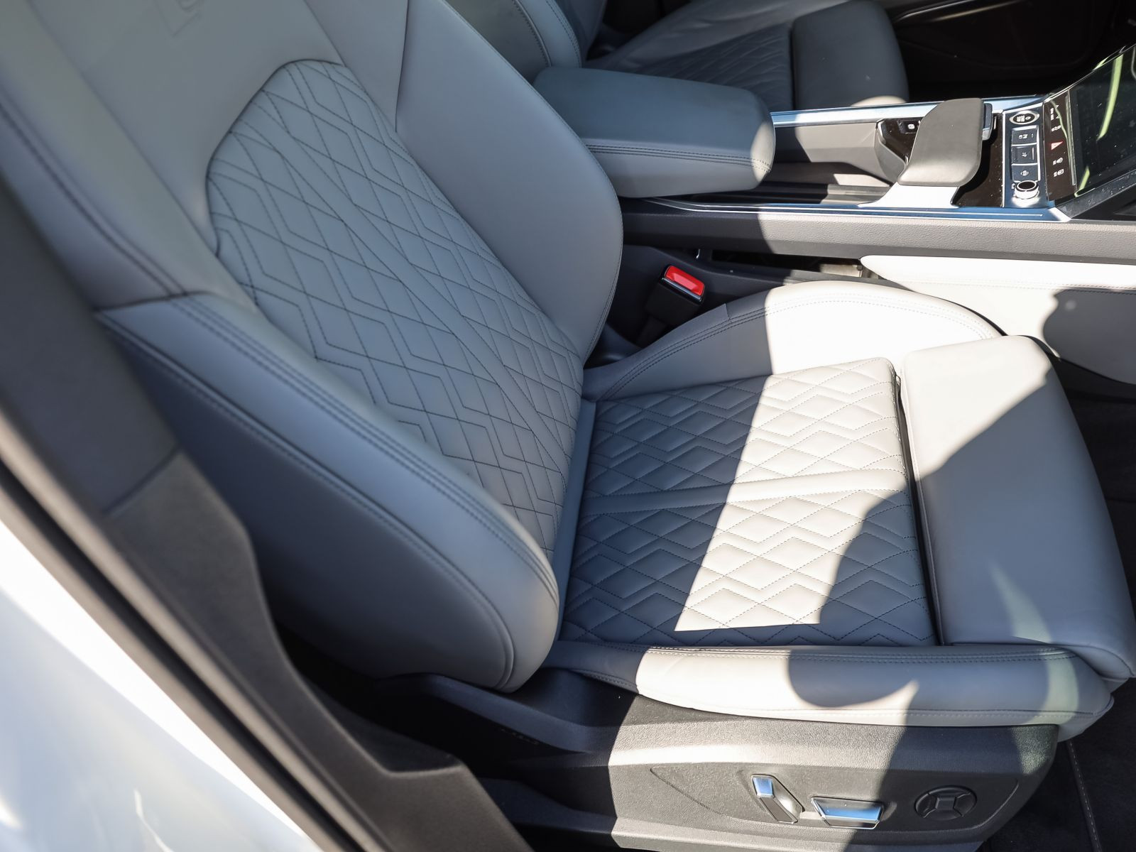 Audi Q8 e-tron S line 55 qu. Matrix HUD B&O Air ACC