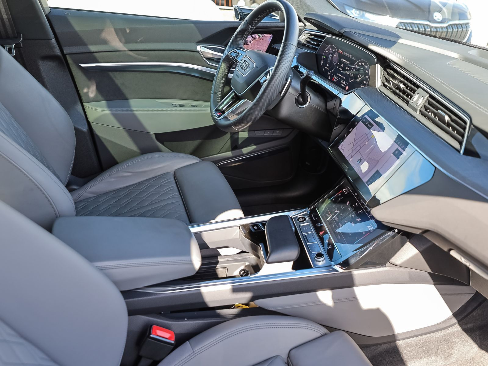 Audi Q8 e-tron S line 55 qu. Matrix HUD B&O Air ACC