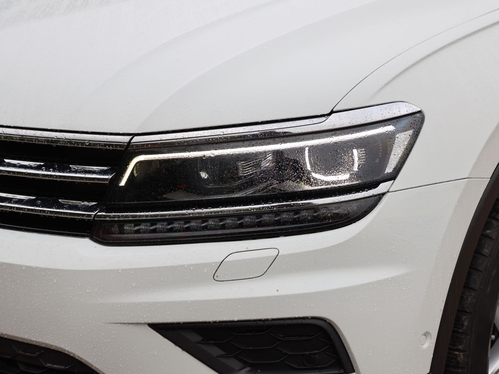 Volkswagen Tiguan Highline 2.0TSI DSG Navi LED ACC EPH DAB