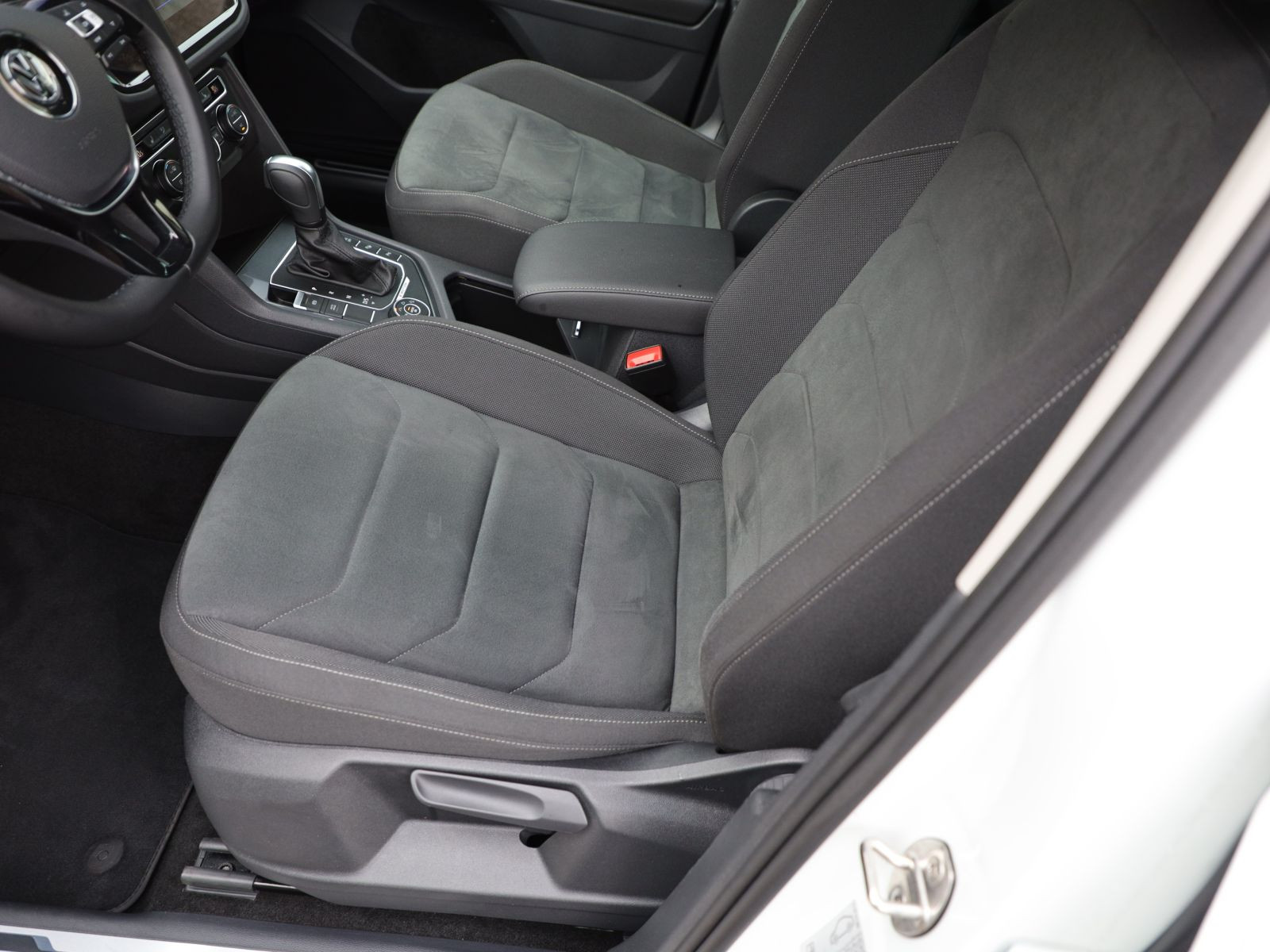 Volkswagen Tiguan Highline 2.0TSI DSG Navi LED ACC EPH DAB