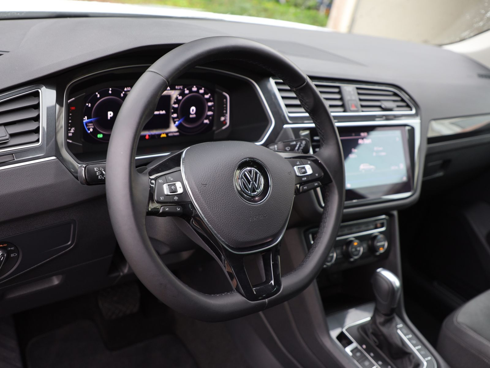 Volkswagen Tiguan Highline 2.0TSI DSG Navi LED ACC EPH DAB