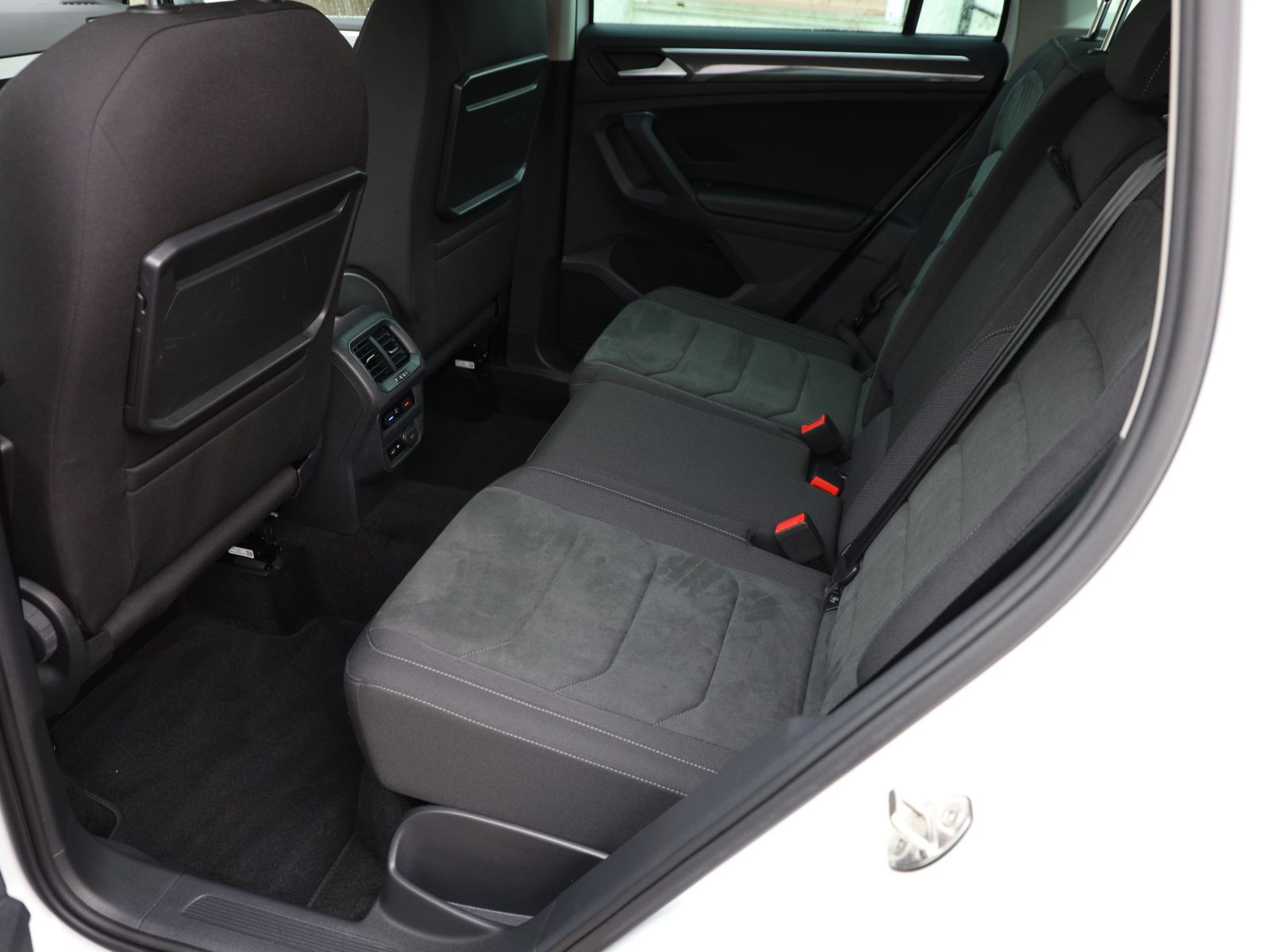 Volkswagen Tiguan Highline 2.0TSI DSG Navi LED ACC EPH DAB