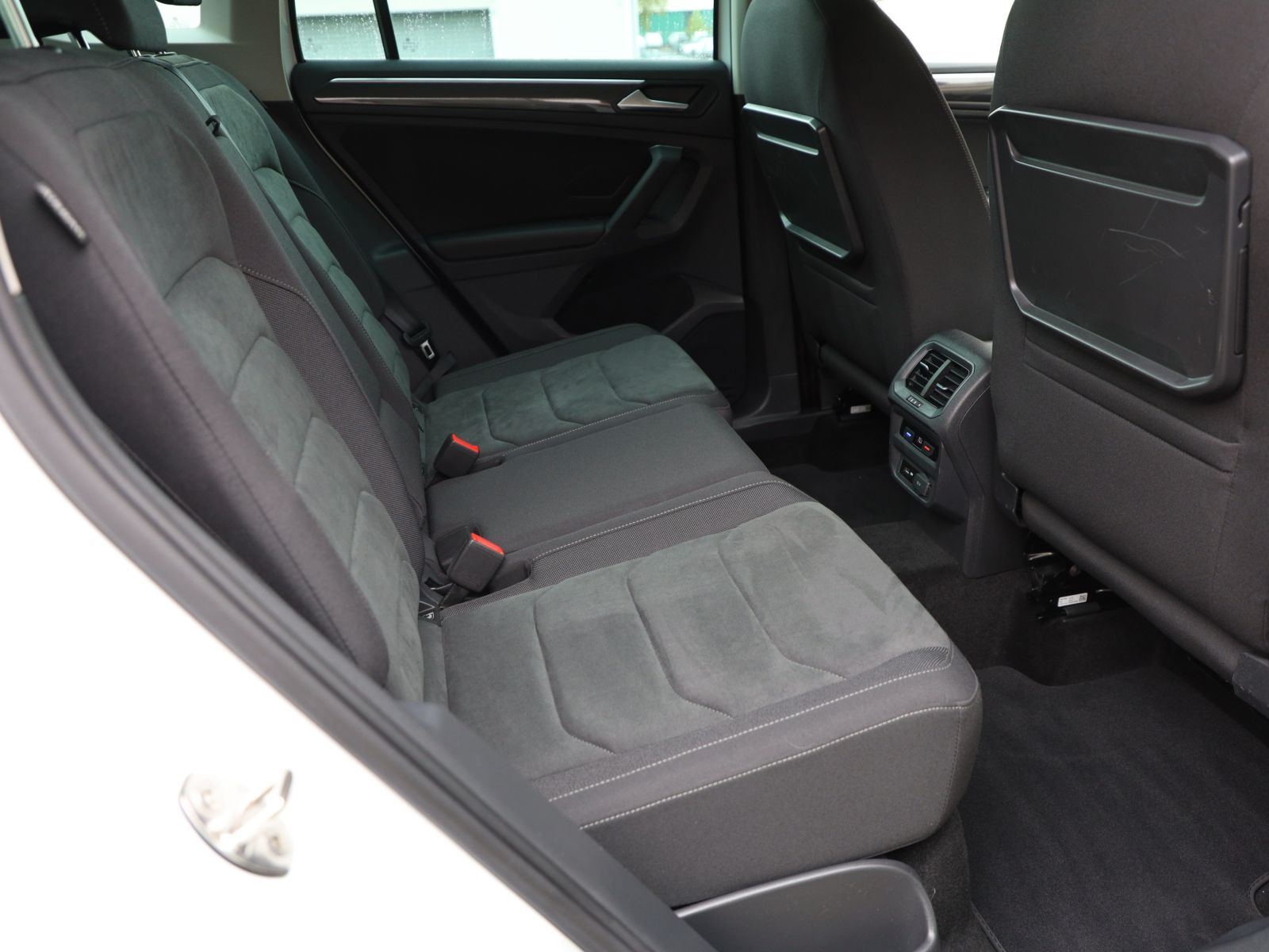 Volkswagen Tiguan Highline 2.0TSI DSG Navi LED ACC EPH DAB