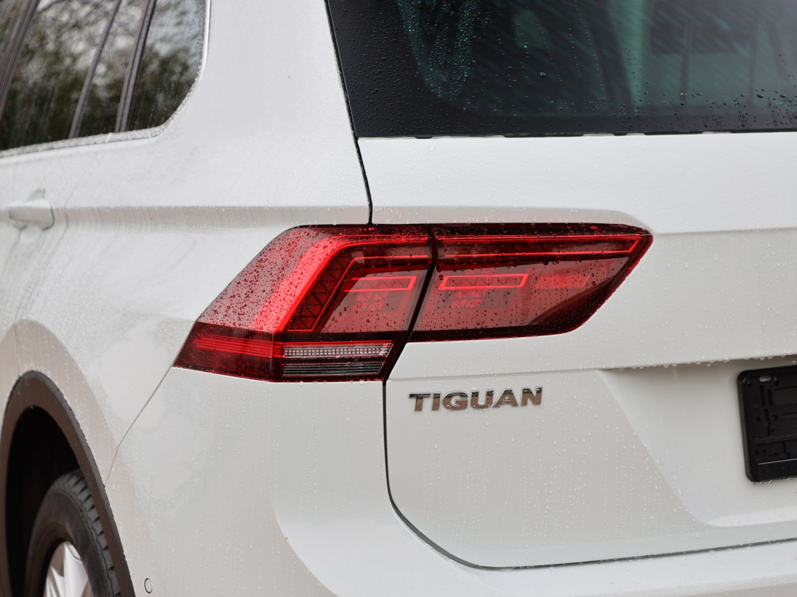 Volkswagen Tiguan Highline 2.0TSI DSG Navi LED ACC EPH DAB