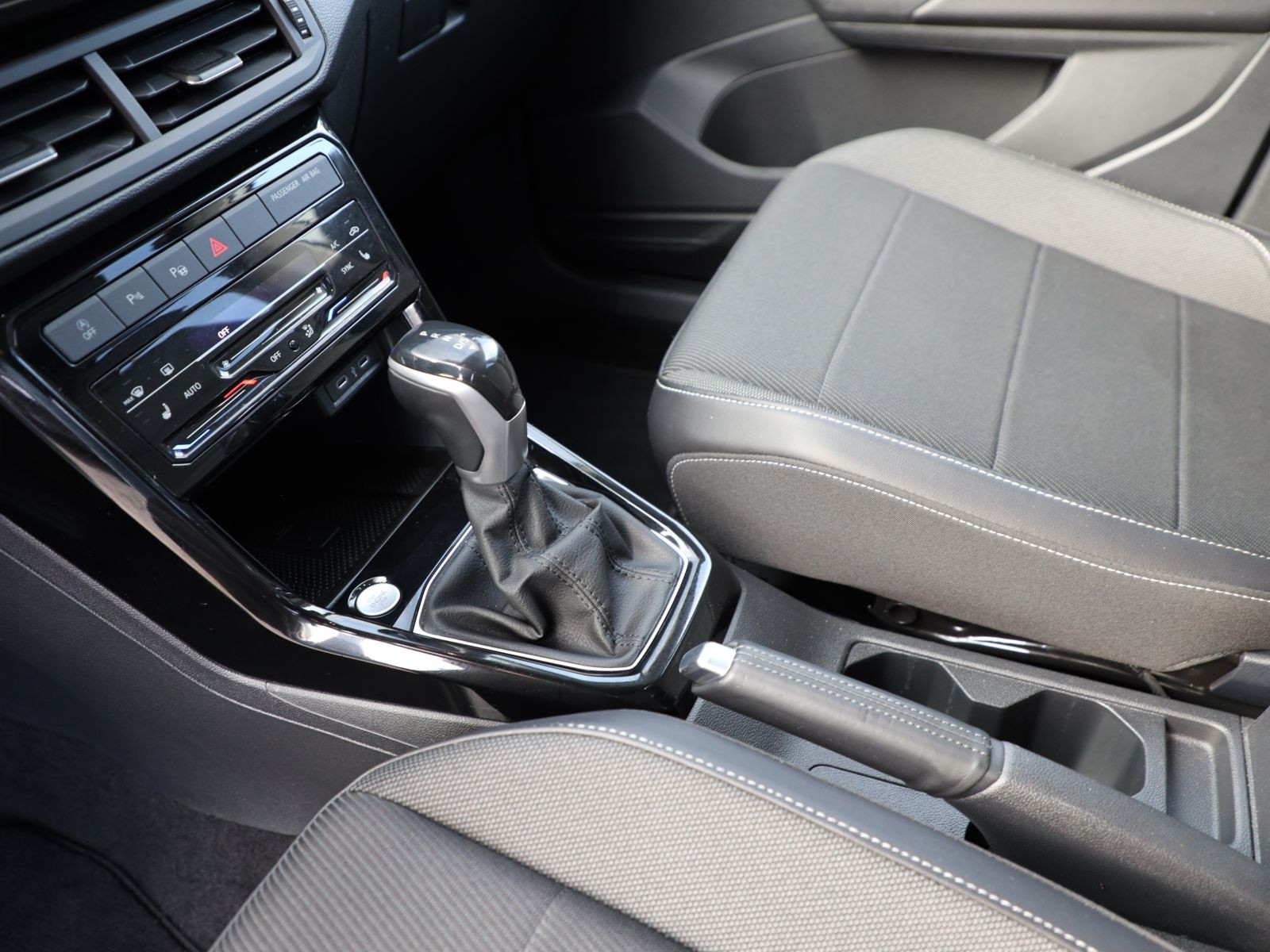 Volkswagen T-Cross 1.5 TSI DSG LED StHz BeatsAudio ACC EPH