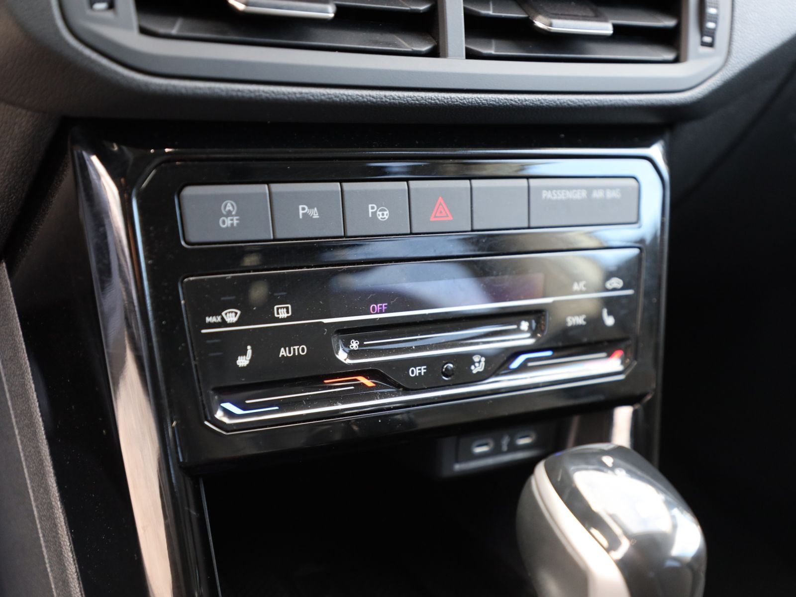 Volkswagen T-Cross 1.5 TSI DSG LED StHz BeatsAudio ACC EPH