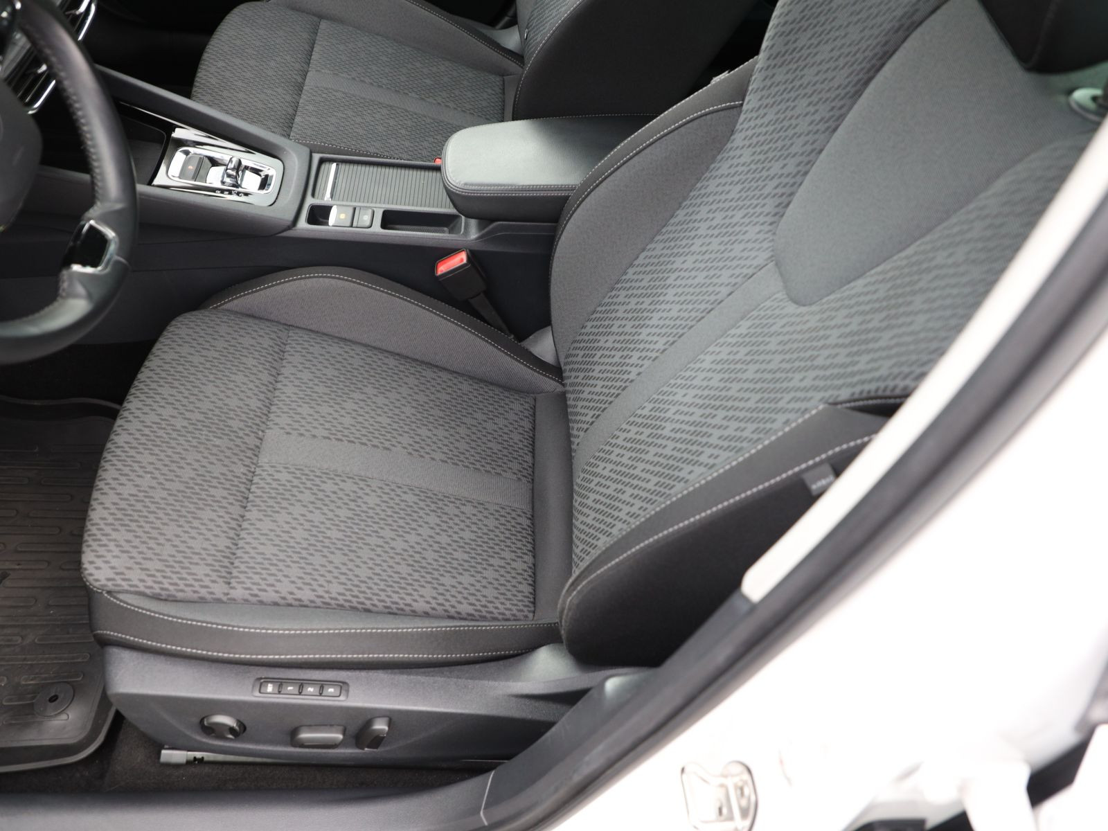 Skoda Octavia Combi Style 2.0TDI HuD ACC Navi AHK LED