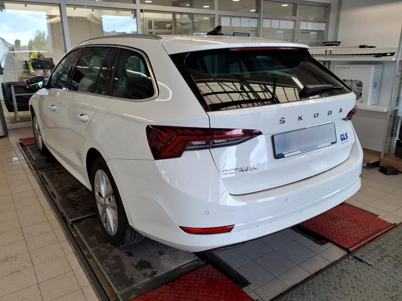 Skoda Octavia Combi Style 2.0TDI HuD ACC Navi AHK LED