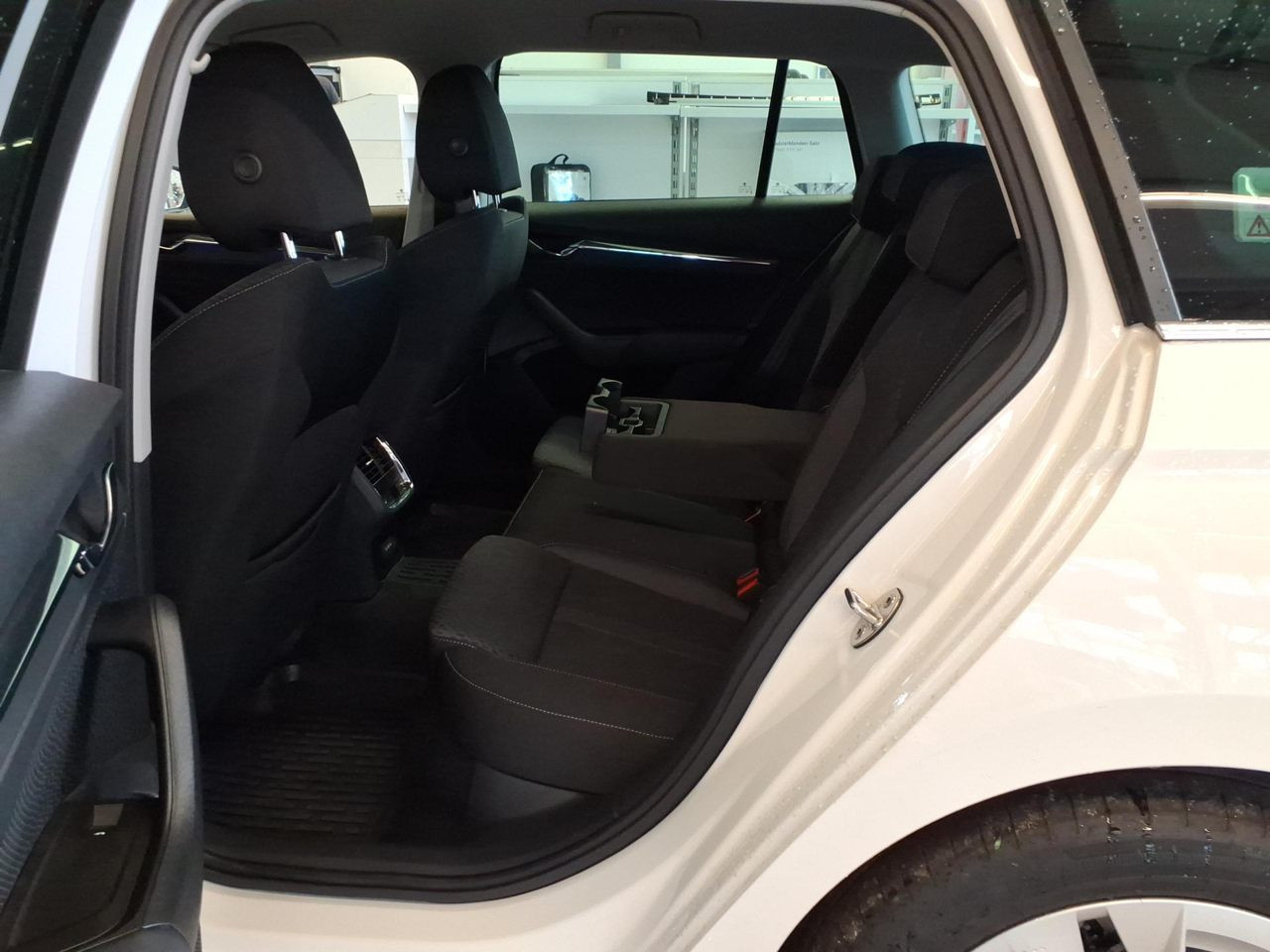 Skoda Octavia Combi Style 2.0TDI HuD ACC Navi AHK LED