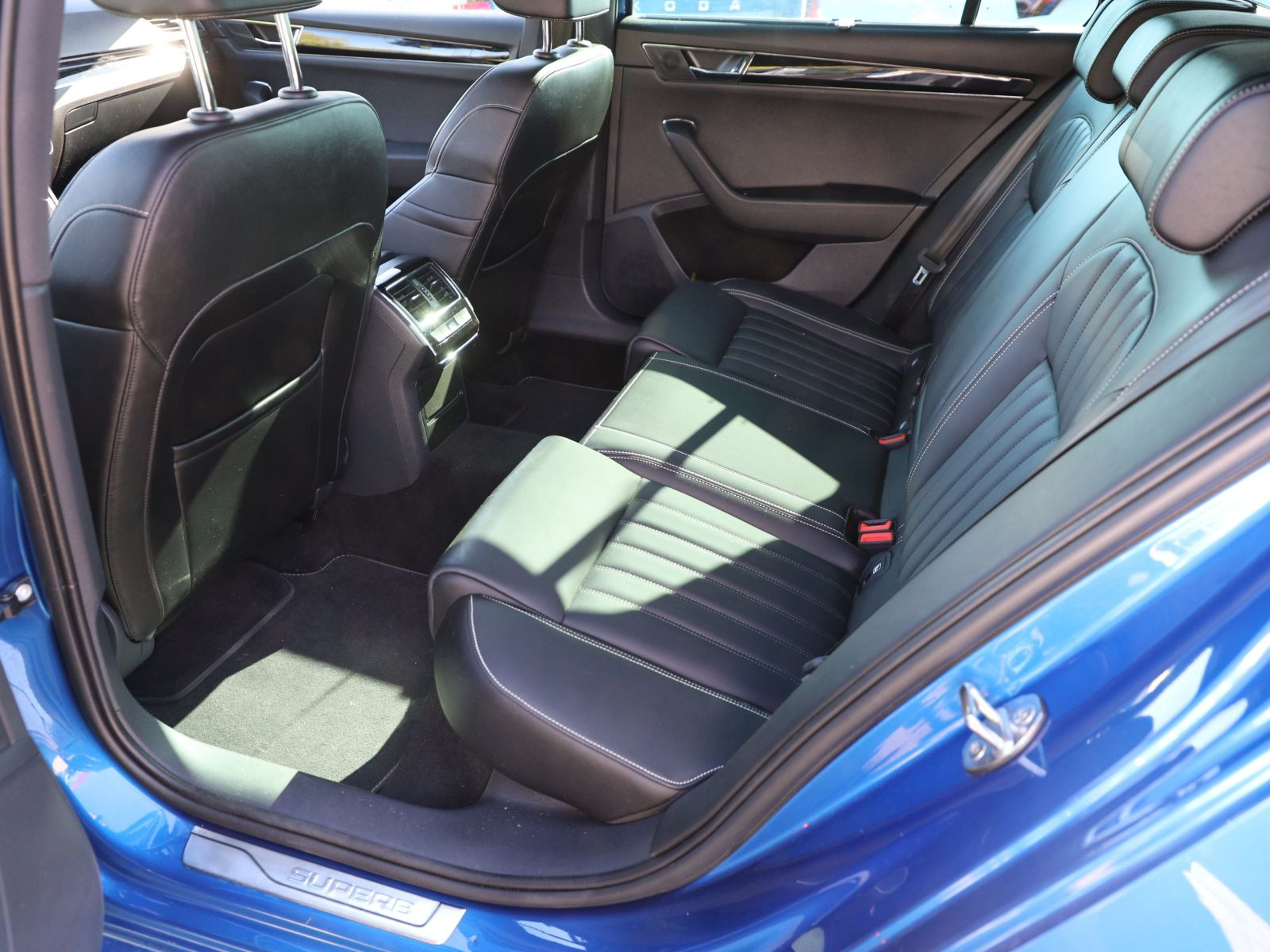 Skoda Superb Combi L&K 2.0 TSI DSG 360°Kamera Standhzg