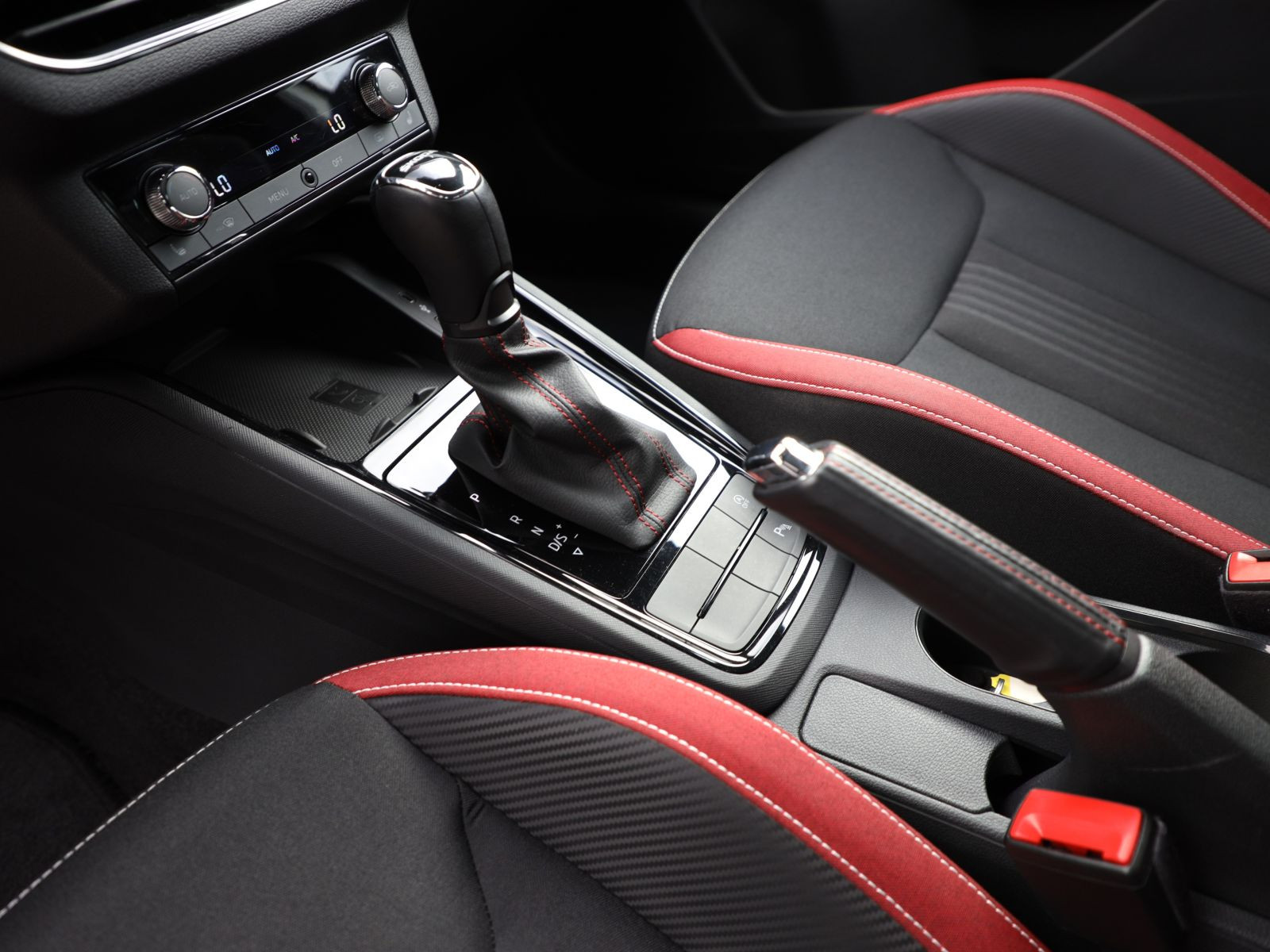 Skoda Kamiq Monte Carlo 1.0TSI DSG ACC Navi LED EPH