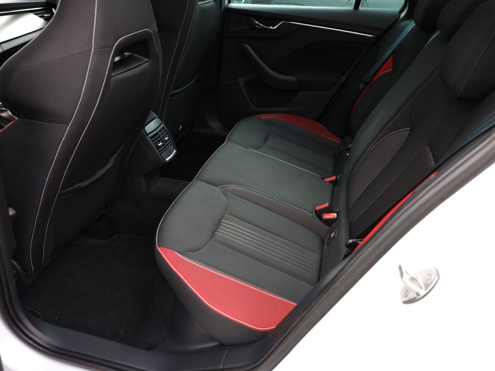 Skoda Kamiq Monte Carlo 1.0TSI DSG ACC Navi LED EPH