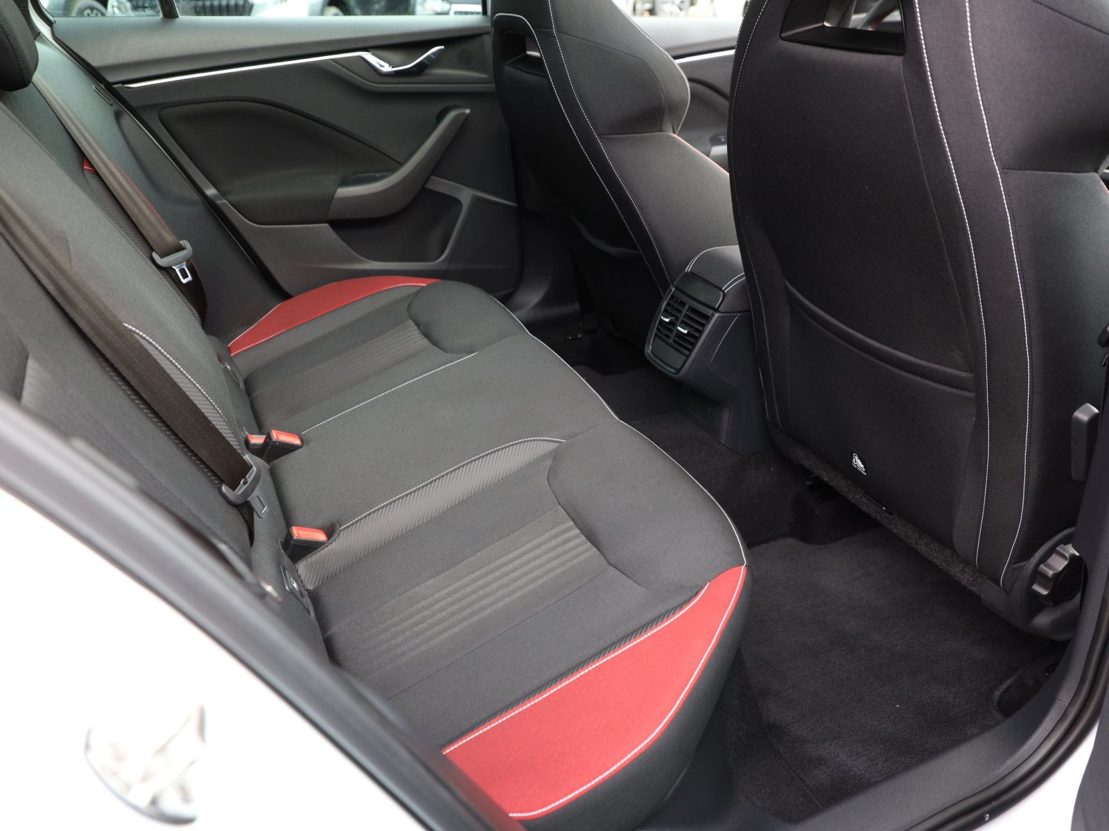 Skoda Kamiq Monte Carlo 1.0TSI DSG ACC Navi LED EPH