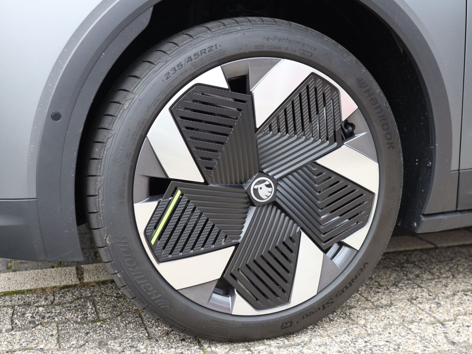 Skoda Elroq RS 82 kWh 4x4 ACC DCC AHK LED Area View