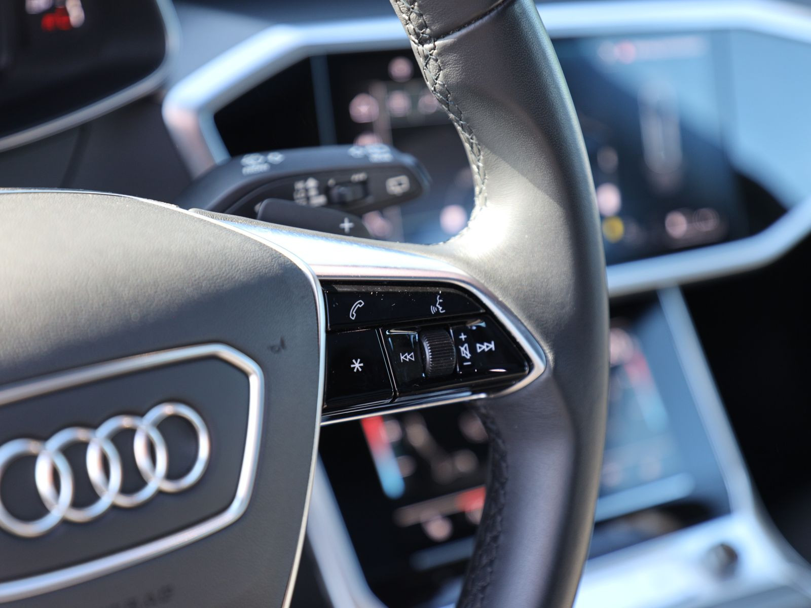 Audi A6 Avant S line 40TDI qu Navi Matrix ACC Panorama