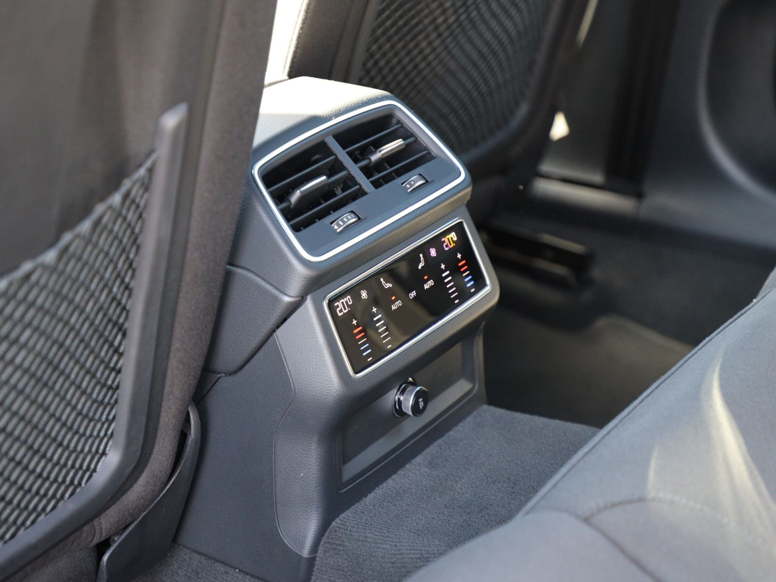 Audi A6 Avant S line 40TDI qu Navi Matrix ACC Panorama
