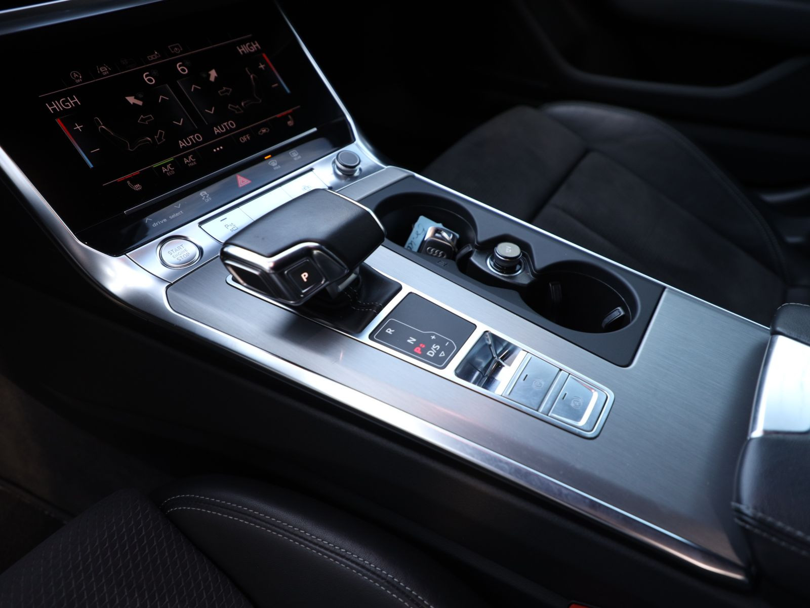 Audi A6 Avant S line 45TDI qu Navi Matrix ACC B&O EPH