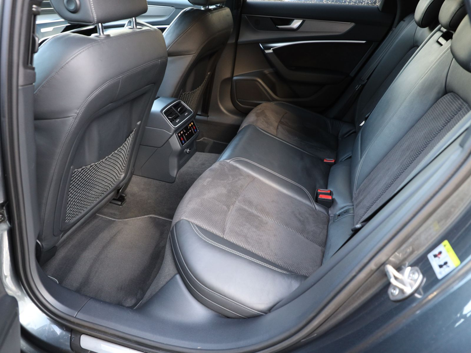 Audi A6 Avant S line 45TDI qu Navi Matrix ACC B&O EPH