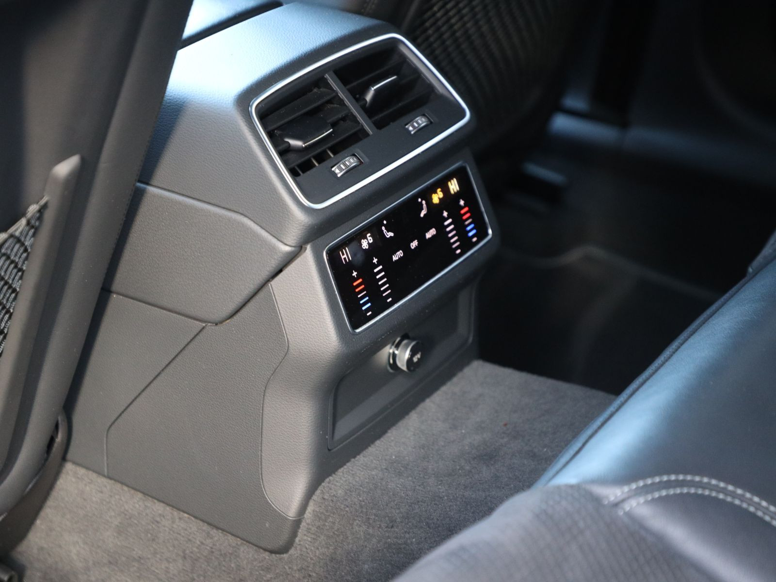 Audi A6 Avant S line 45TDI qu Navi Matrix ACC B&O EPH
