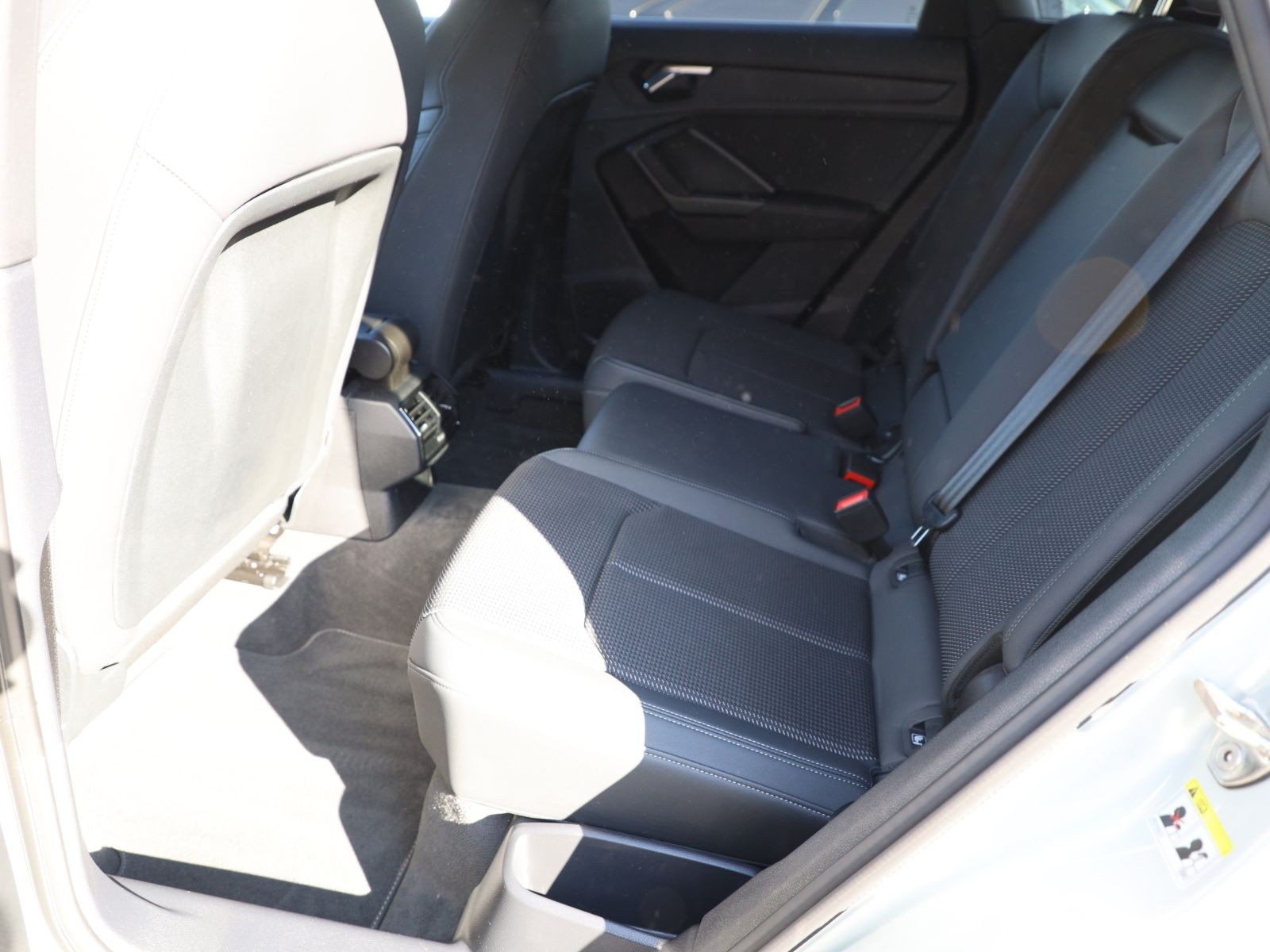 Audi Q3 S line 40TFSI qu Stronic Navi LED DAB EPH AHK