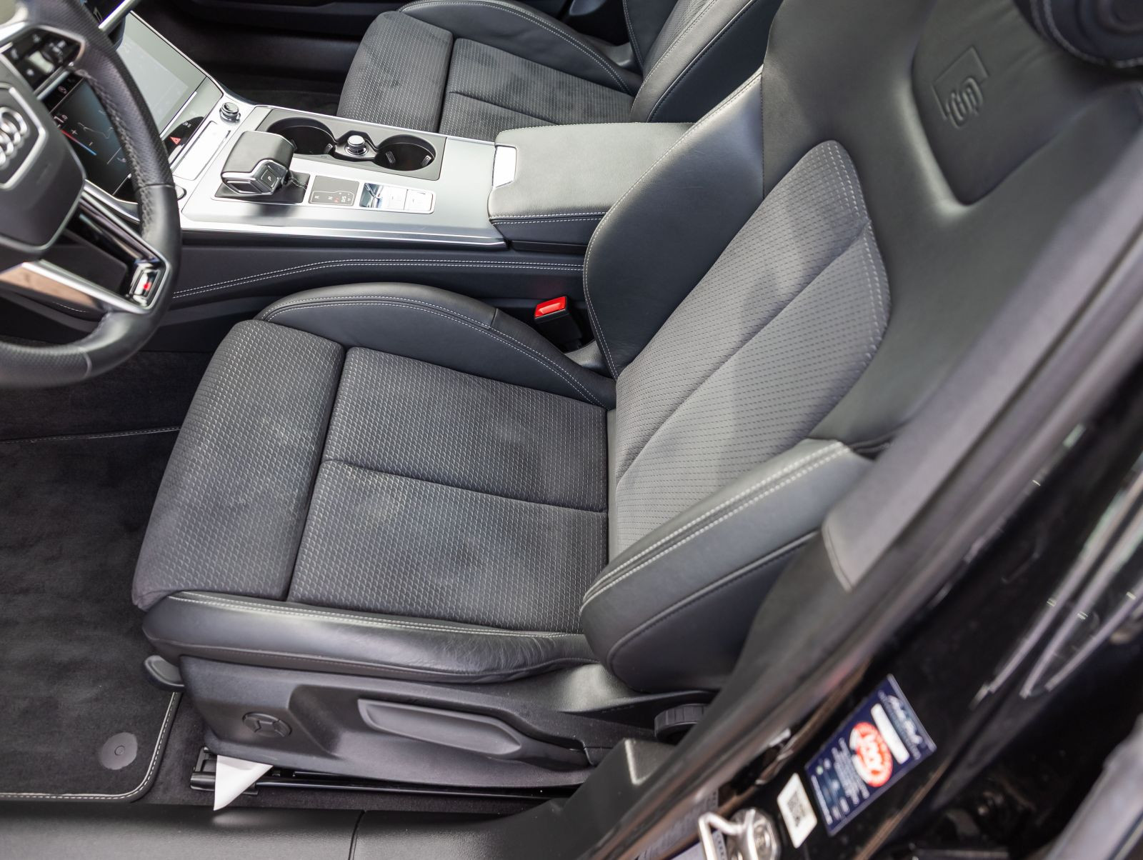 Audi A6 Avant S line 40TDI qu Navi LED ACC Panorama