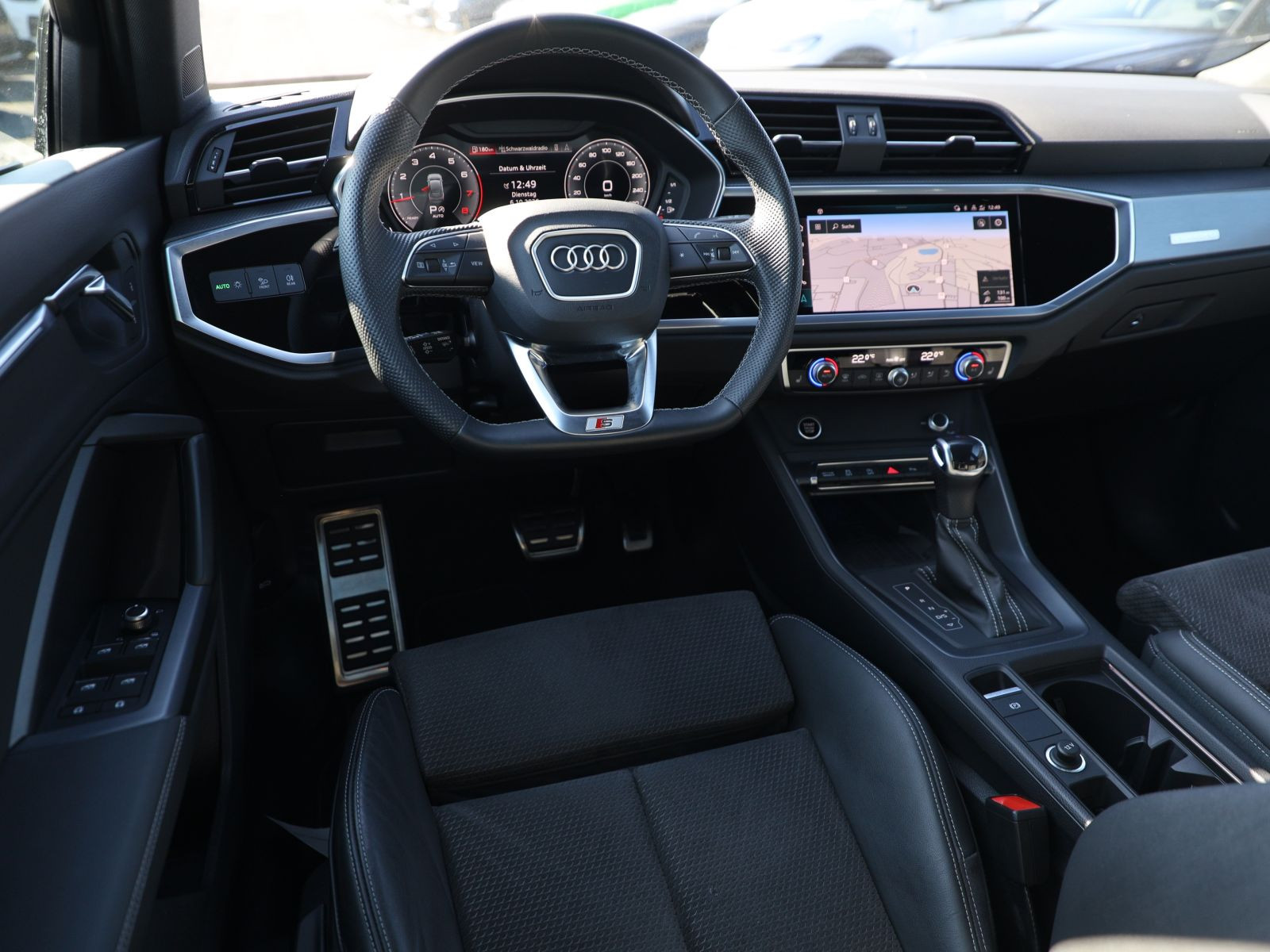 Audi Q3 Sportback S line 40TFSI qu Navi Matrix ACC AHK