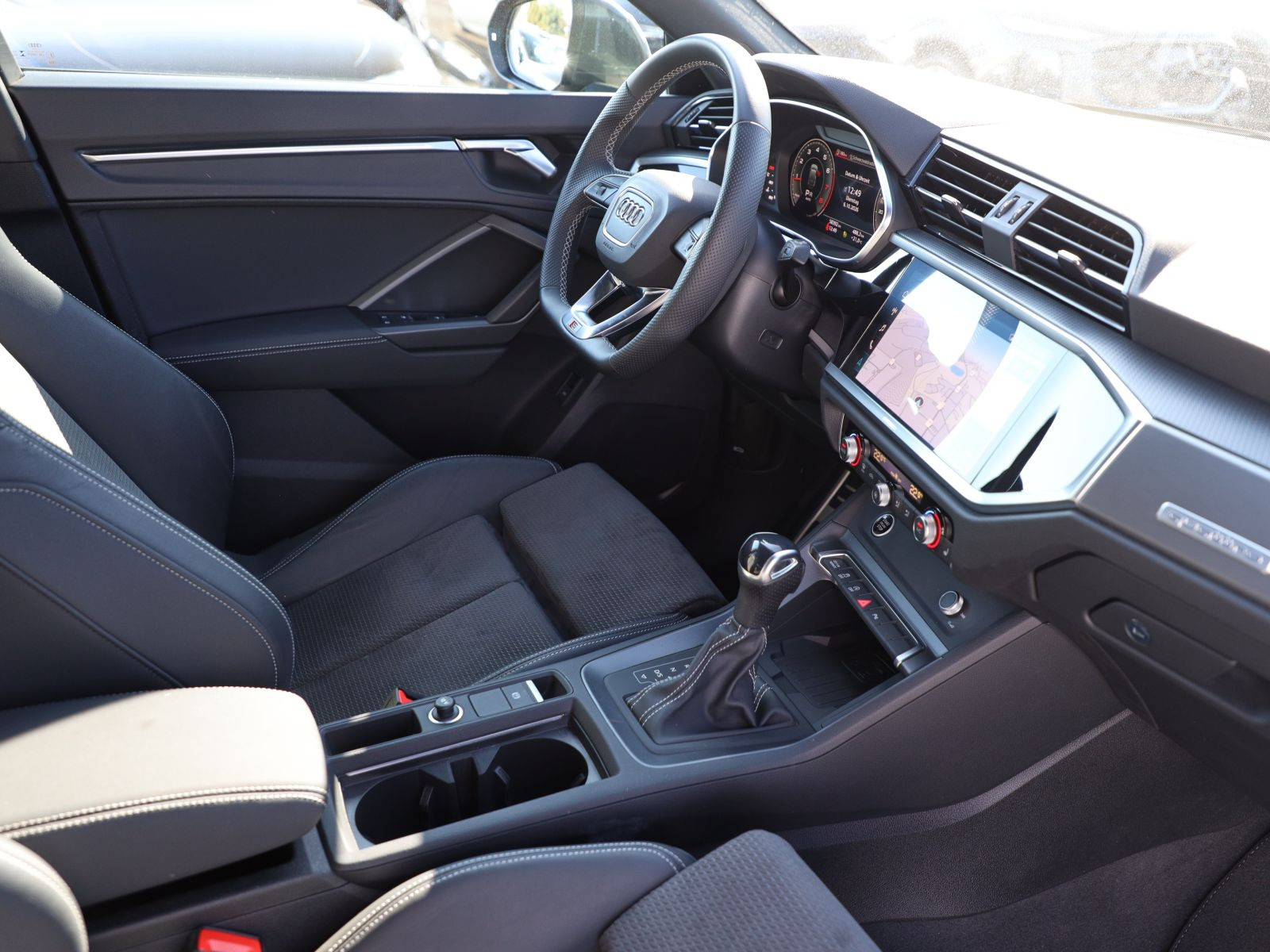 Audi Q3 Sportback S line 40TFSI qu Navi Matrix ACC AHK