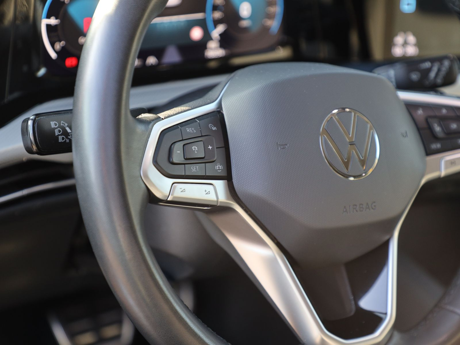 Volkswagen Golf VIII MOVE 2.0TDI Navi LED DAB EPH Carplay