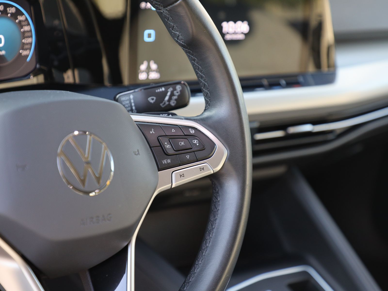 Volkswagen Golf VIII MOVE 2.0TDI Navi LED DAB EPH Carplay