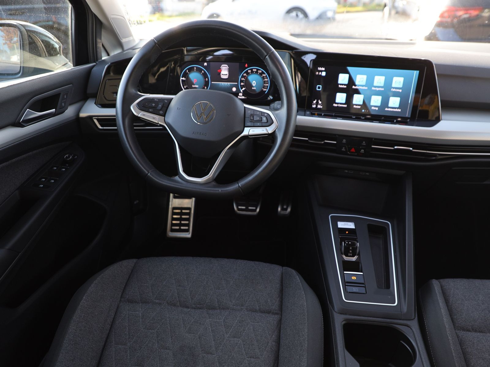 Volkswagen Golf VIII MOVE 2.0TDI Navi LED DAB EPH Carplay
