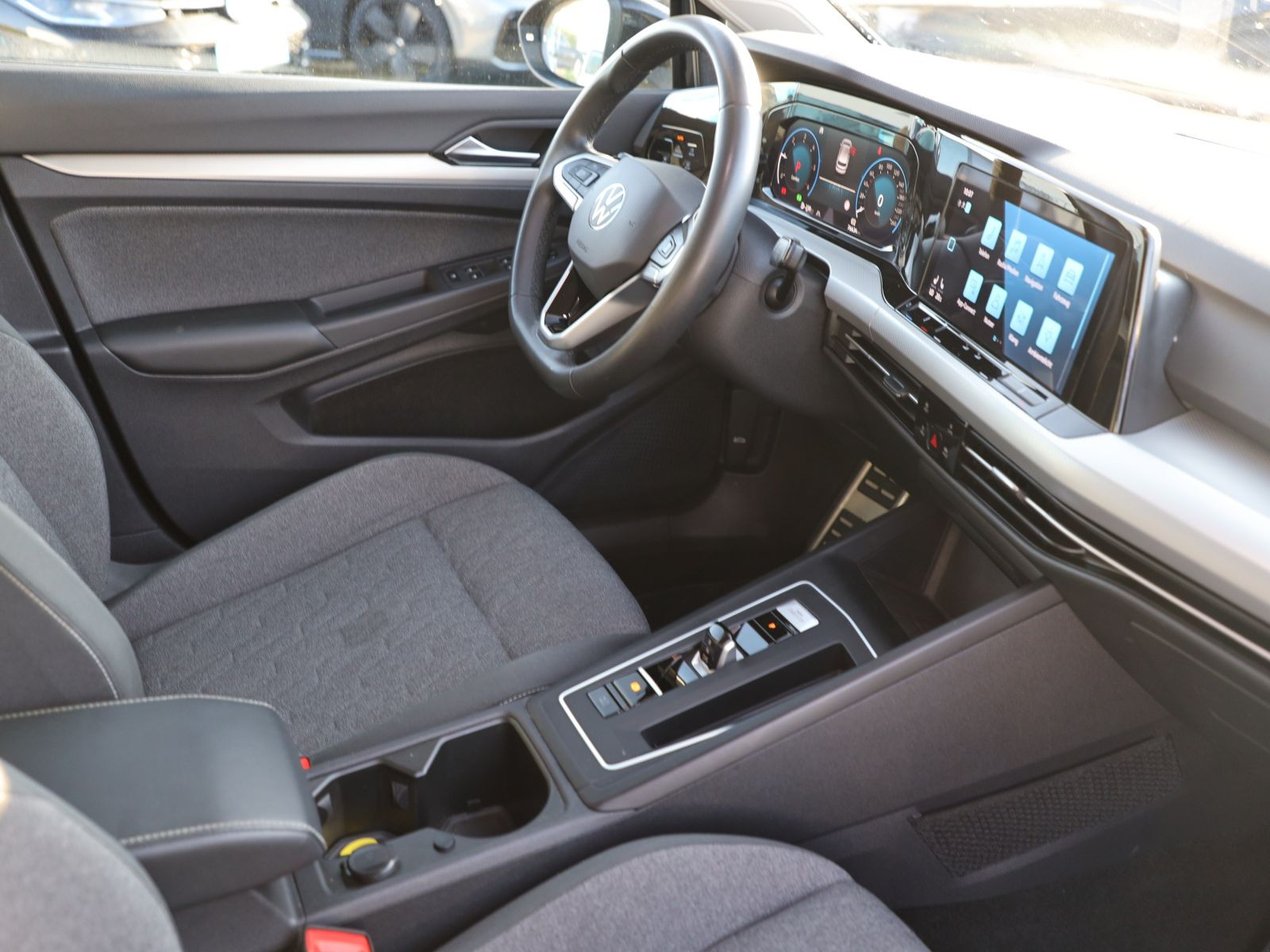 Volkswagen Golf VIII MOVE 2.0TDI Navi LED DAB EPH Carplay